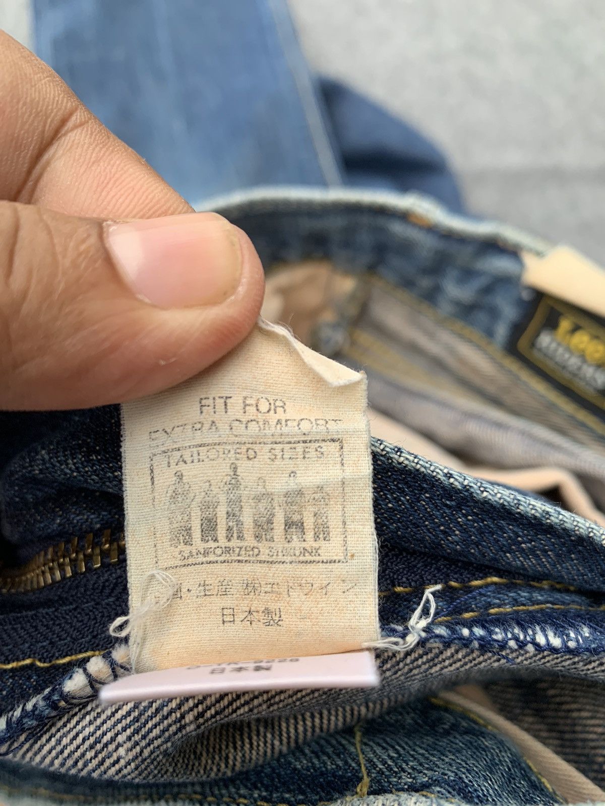 Lee FLARE DISTRESSED LEE RIDER. Size US 28 / EU 44 - 8 Thumbnail