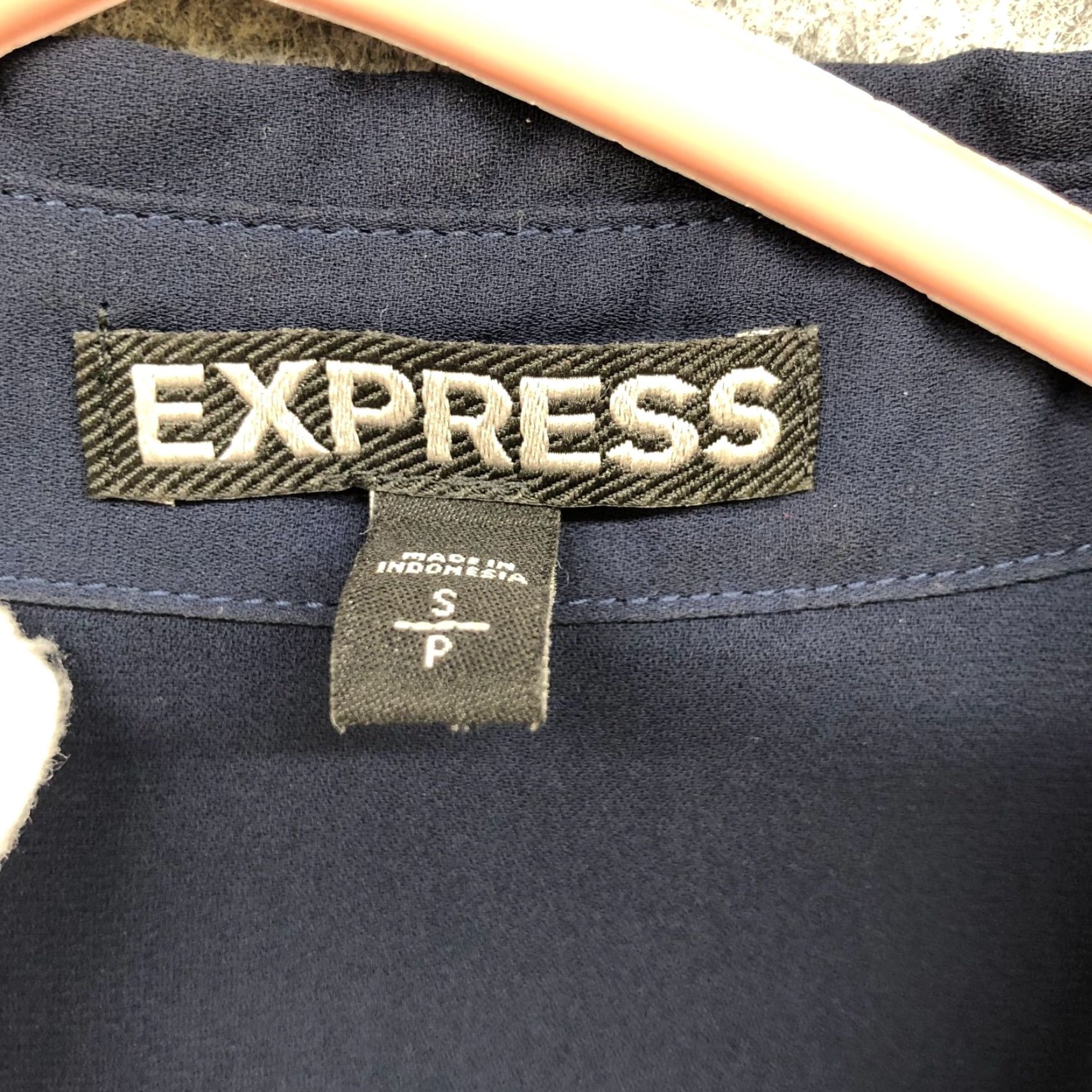 Express Express Blouse Womens S Chiffon Navy Blue Roll Tab Sleeve V-Neck Button Pockets Zip Pocket Workwear Classic Basic 90s? Size S / US 4 / IT 40 - 7 Thumbnail