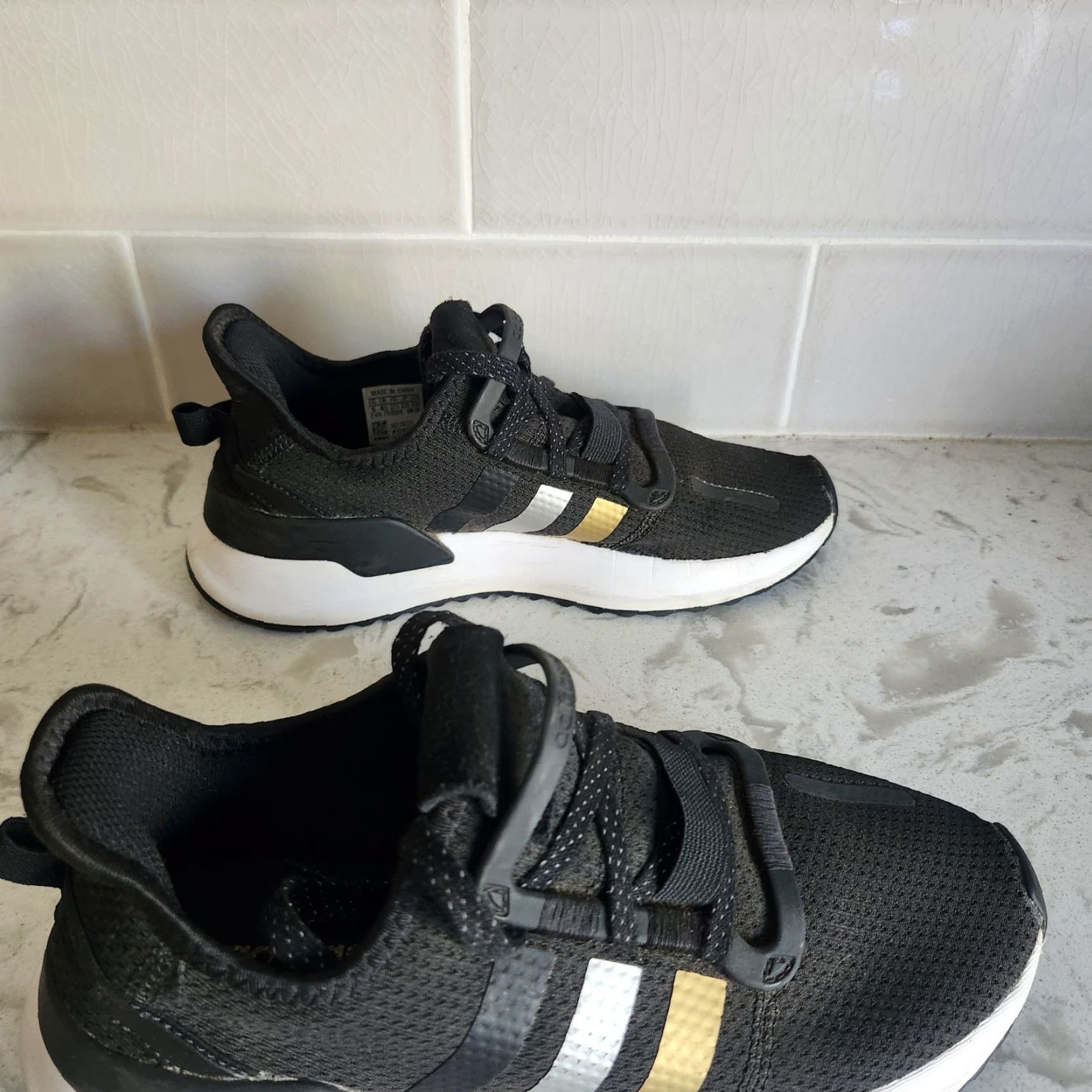 Adidas Adidas U_Path Run FW2325 Black Gold Sneakers Womens Size 5 Shoe Casual Activewear Girls Womens Size US 5 / IT 35 - 6 Thumbnail