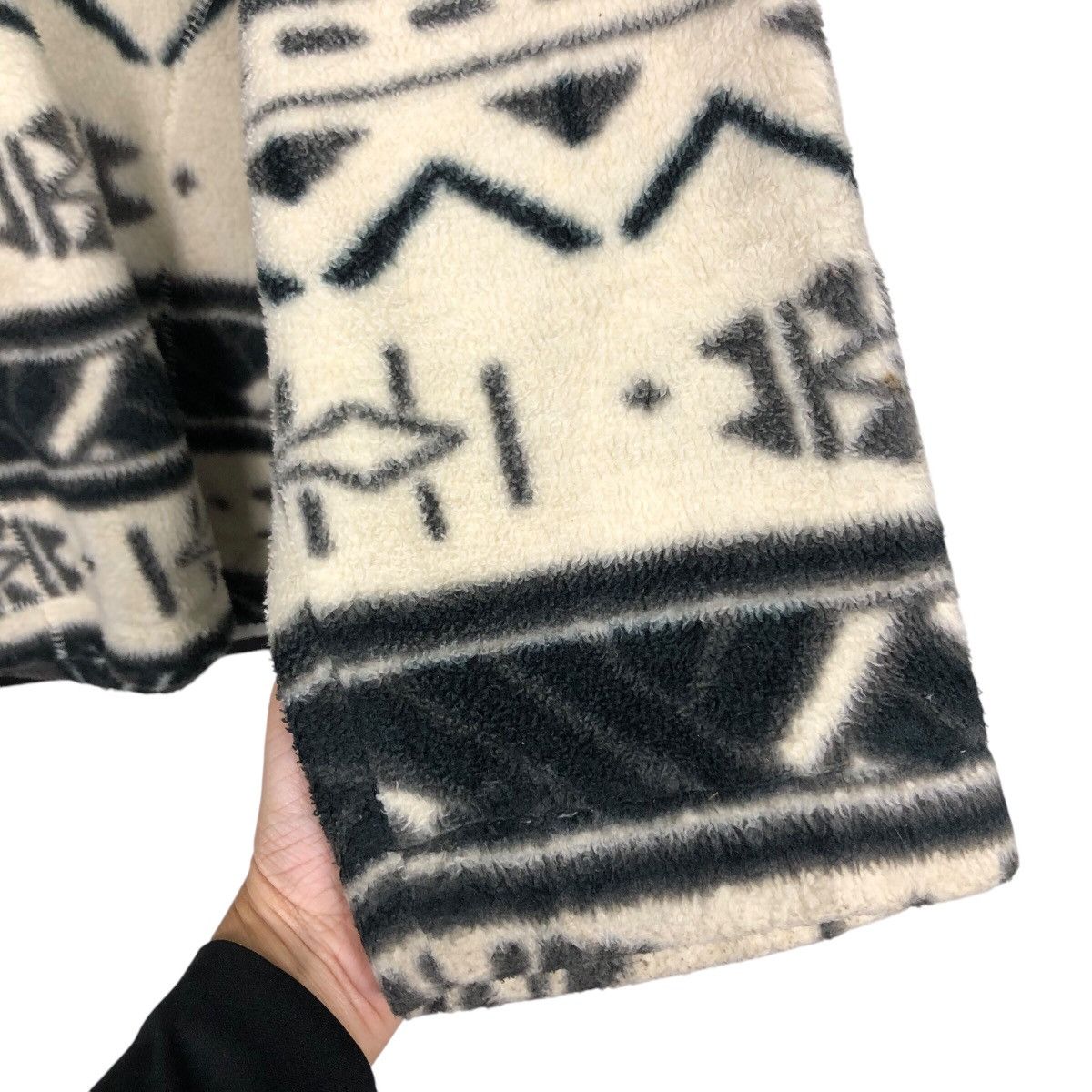 Japanese Brand Vintage Navajo Native Aztec Design Fleece Ksfc Issey Miyake Size US M / EU 48-50 / 2 - 12 Thumbnail