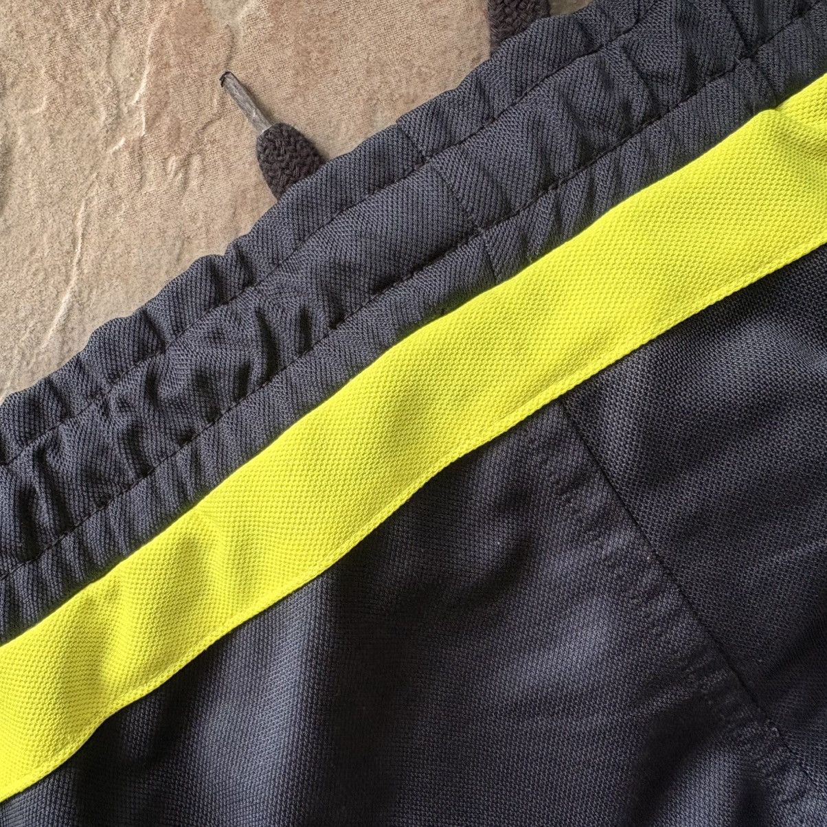 Adidas × Vintage Vintage real Madrid adidas tracksuit pants in blue and green Size US 30 / EU 46 - 11 Thumbnail