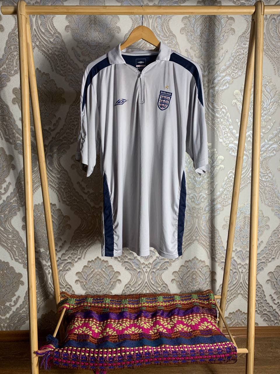 Umbro VINTAGE UMBRO ENGLAND RETRO SOCCER JERSEY MANCHESTER Y2K 90s Size US XXL / EU 58 / 5 - 1 Thumbnail