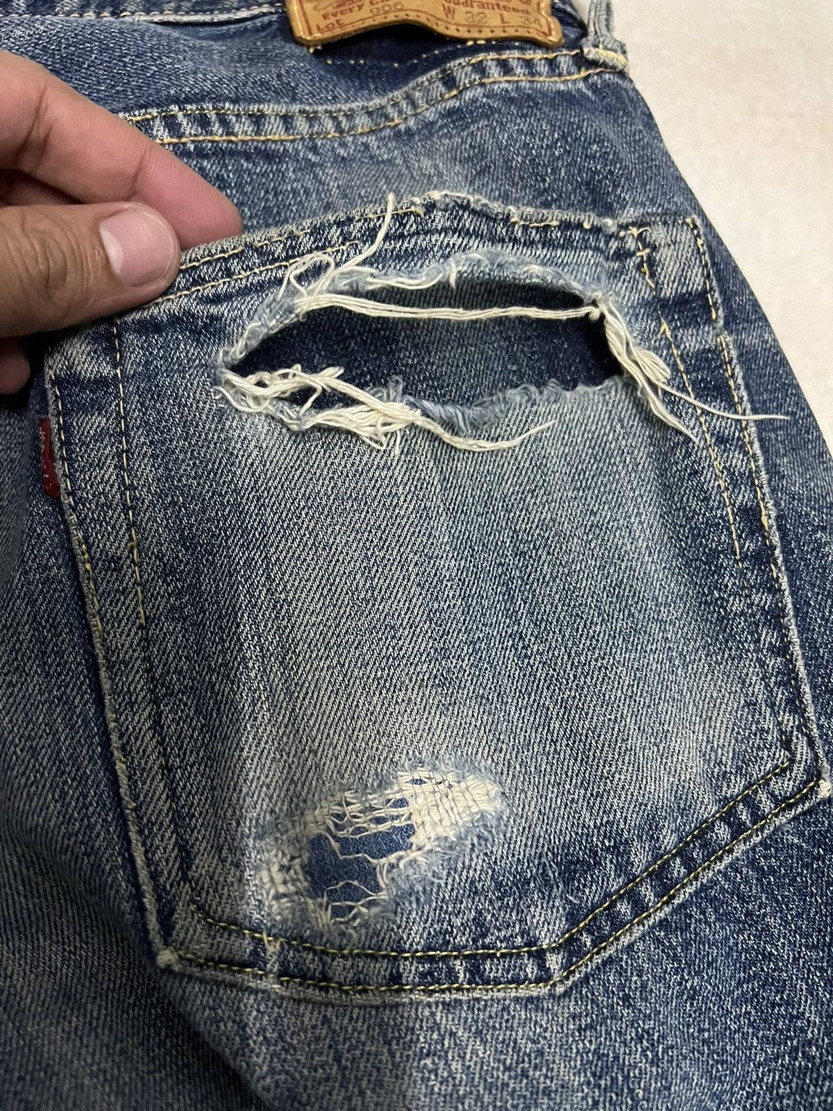 The Real McCoy's VINTAGE JOE MCCOY & CO LOT 906 DISTRESSED SELVEDGE JEANS Size US 32 / EU 48 - 15 Thumbnail