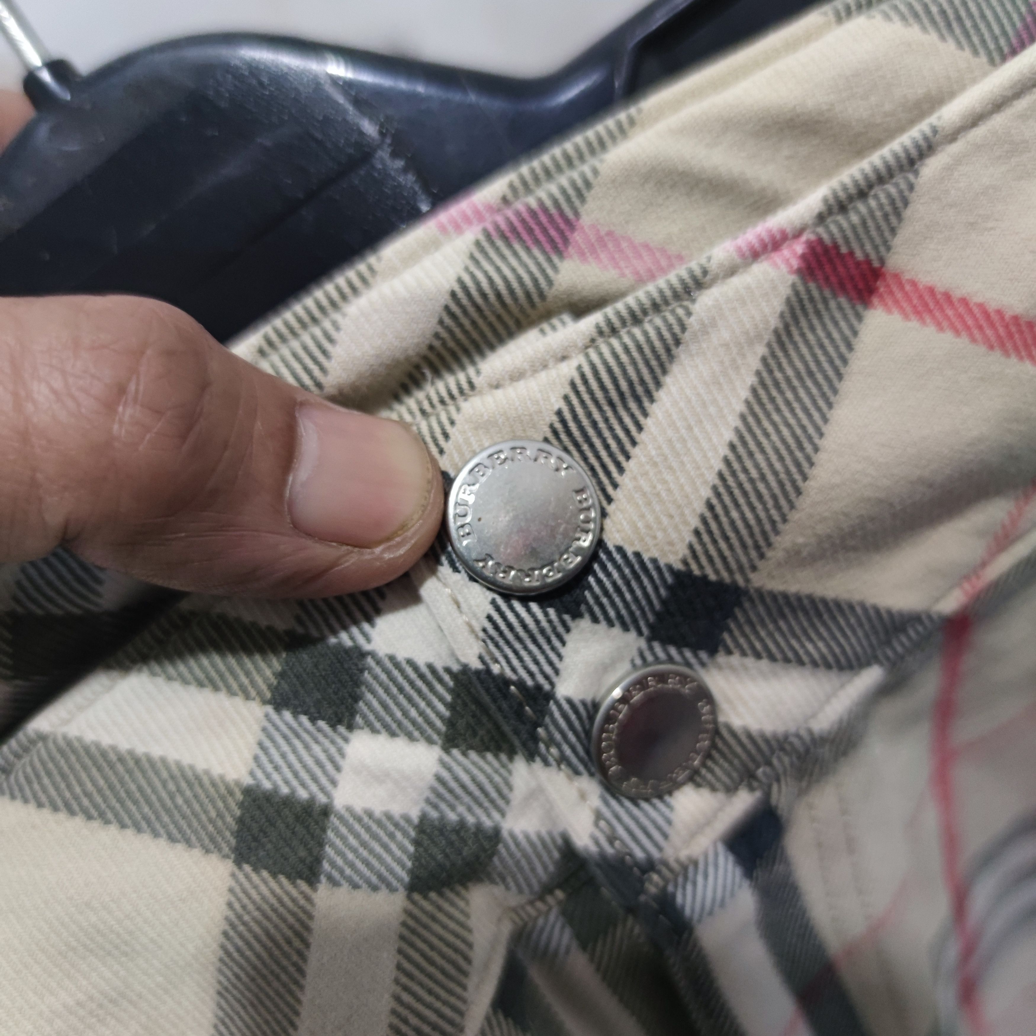 Burberry Vintage Burberry Short Pants Size US 26 / EU 42 - 5 Thumbnail
