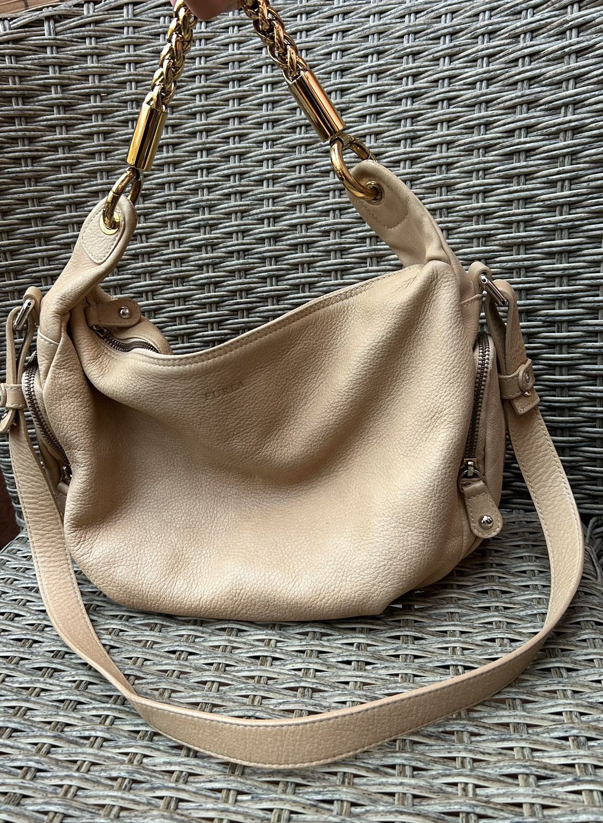 Furla Furla Beige Leather Hobo Shoulder Bag Gold Chain Size ONE SIZE - 2 Thumbnail