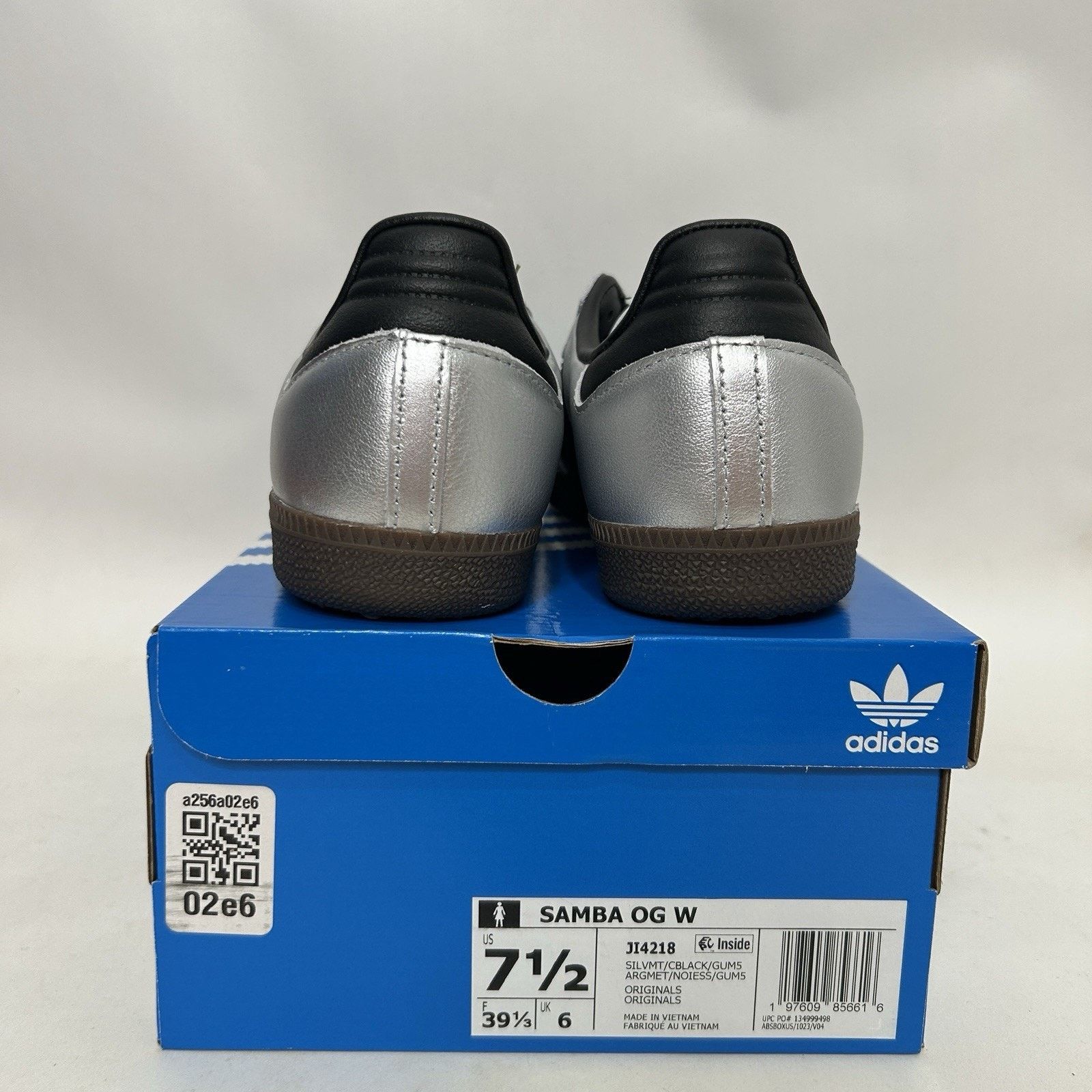 Adidas adidas Samba OG WMNS “Silver Metallic” JI4218 Size US 7.5 / IT 37.5 - 4 Thumbnail