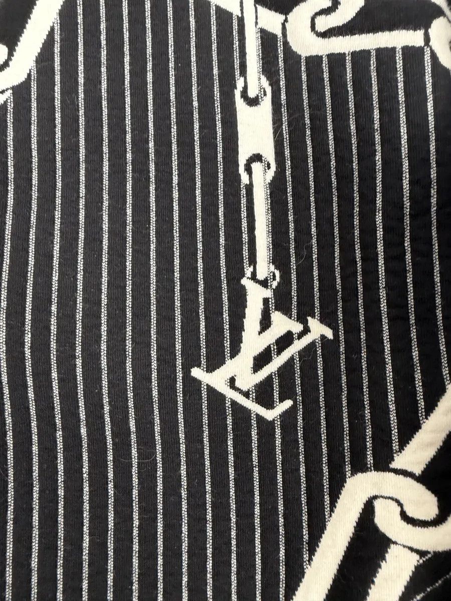Louis Vuitton 2020 Louis Vuitton Cable 3D Jail Logo Black & White Sweater Size US S / EU 44-46 / 1 - 11 Thumbnail