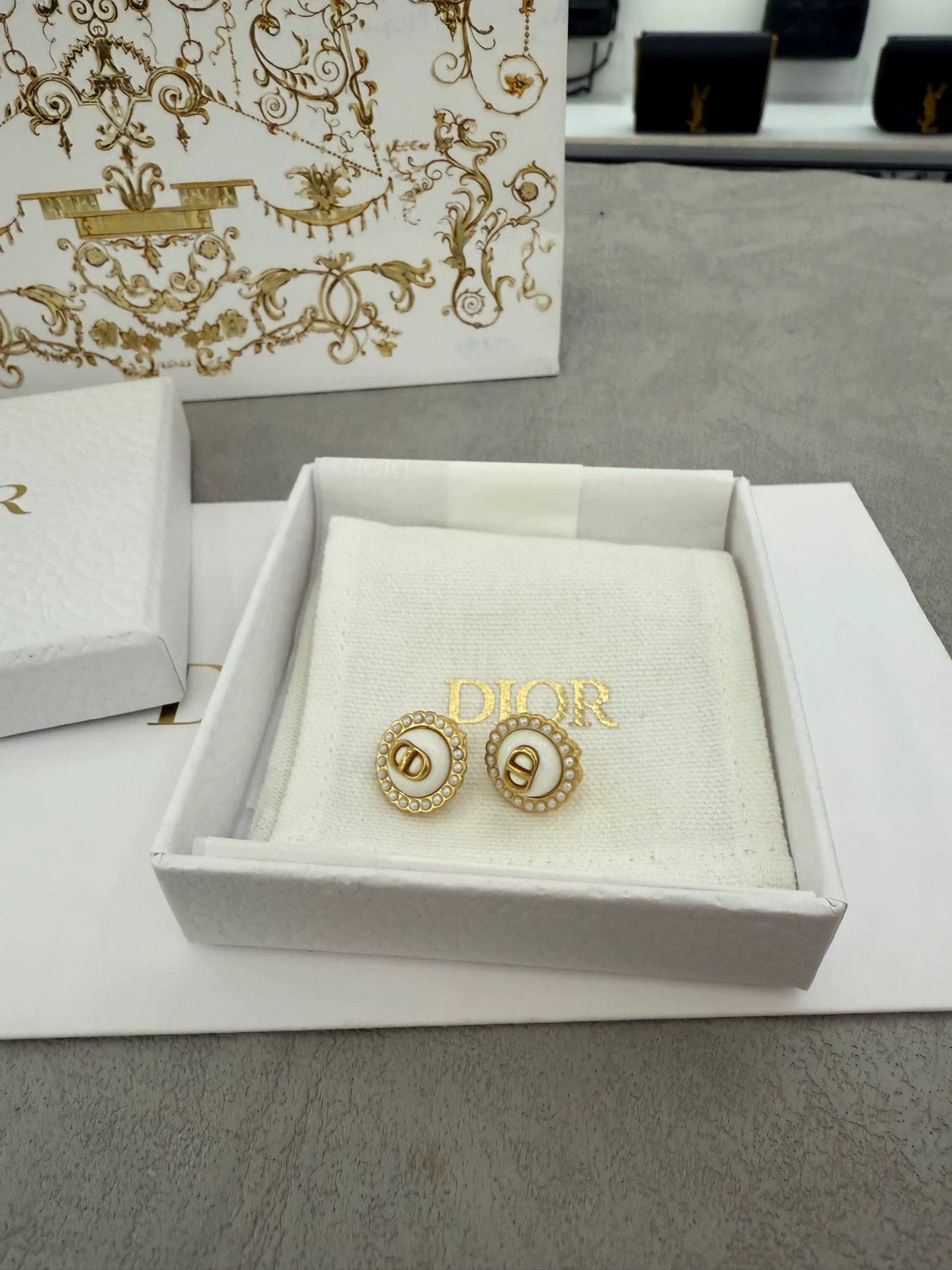 Dior Dior Clip-on Earrings Size ONE SIZE - 1 Thumbnail