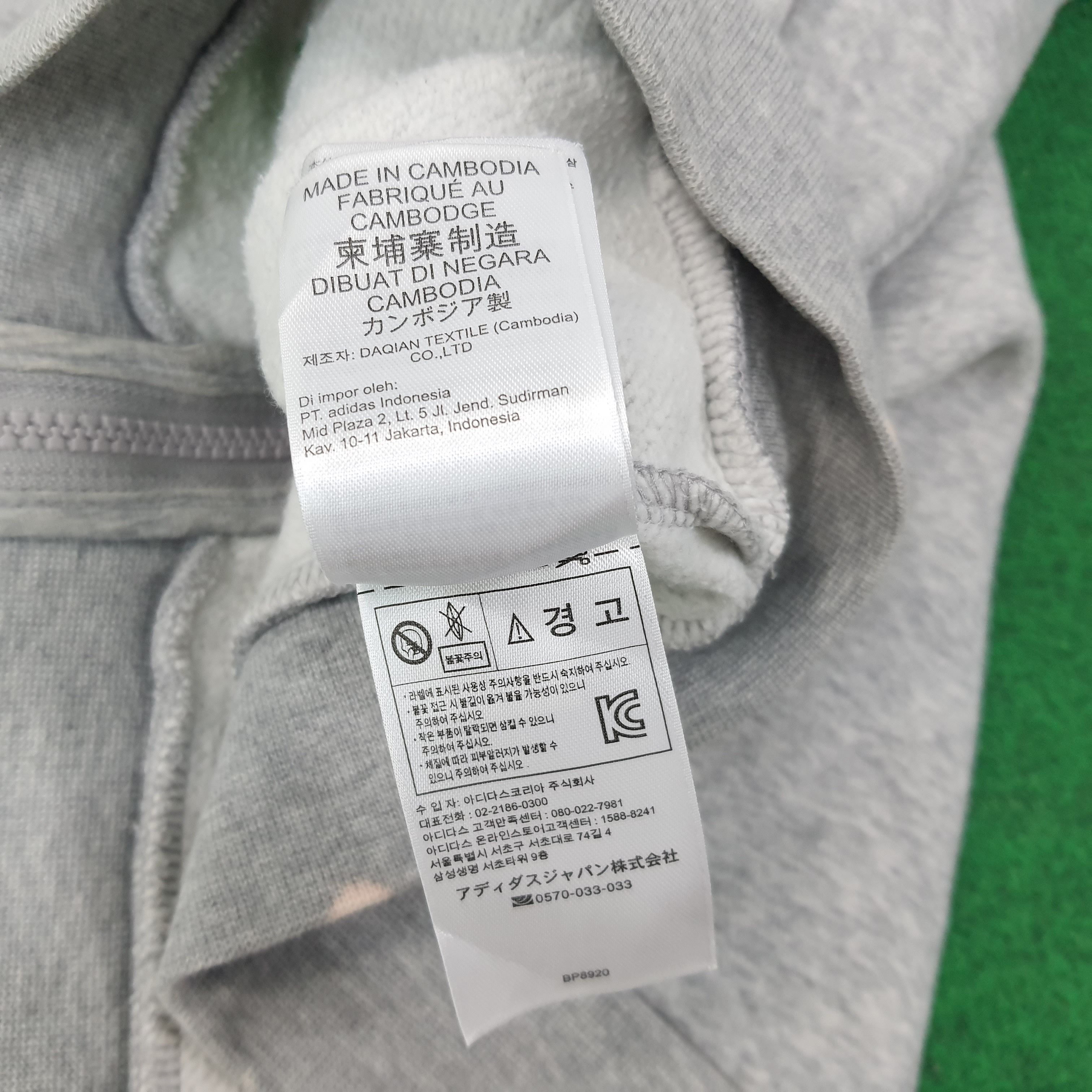 Adidas Vintage Adidas 3 Stripes Zipper Hoodie C261N27 Size US M / EU 48-50 / 2 - 10 Thumbnail