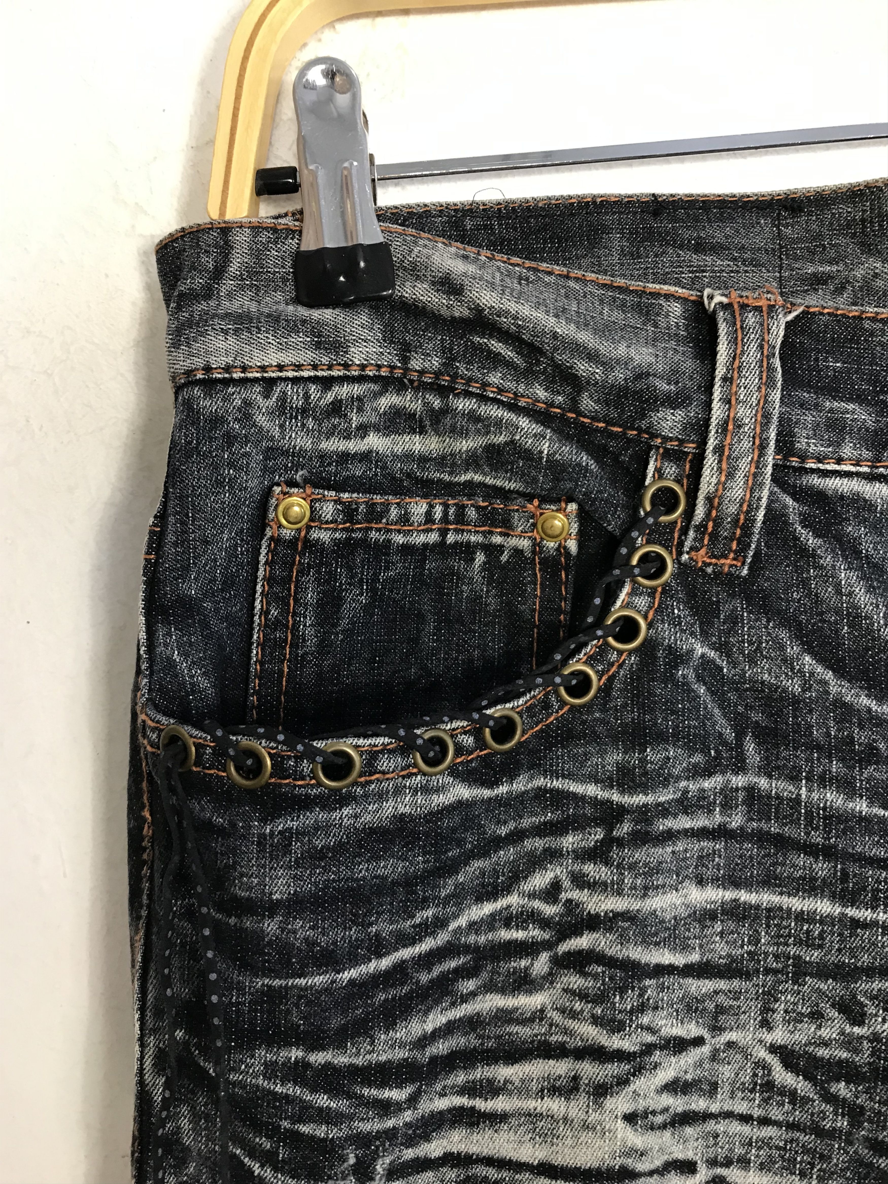 Japanese Brand × LOWBOX Vintage Japanese Brand Lowbox Light Wash Denim Design Size US 32 / EU 48 - 6 Thumbnail