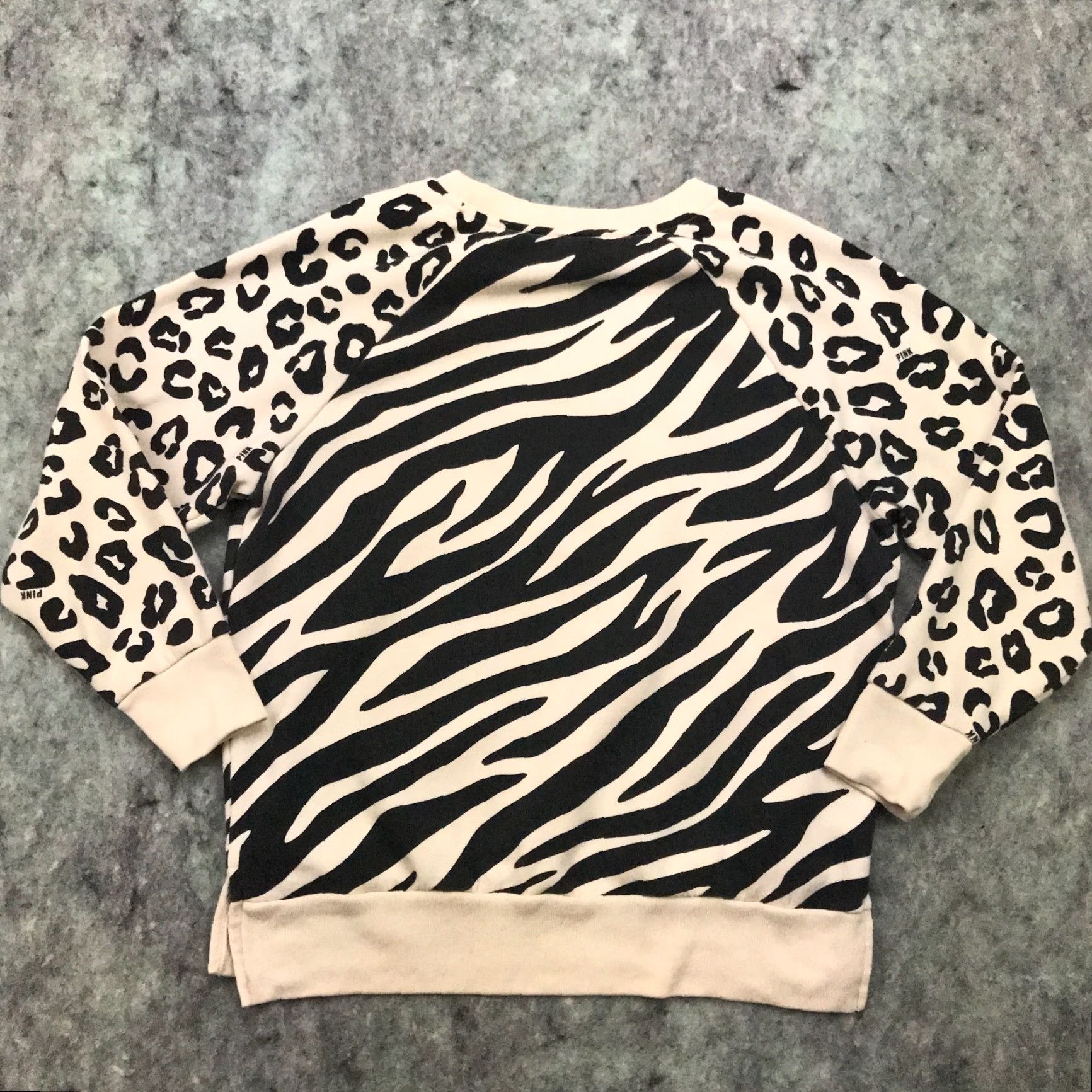 Victoria's Secret Victoria Secret Pink Sweatshirt Womens Extra Small Beige Zebra Stripe Leopard Size XS / US 0-2 / IT 36-38 - 7 Thumbnail