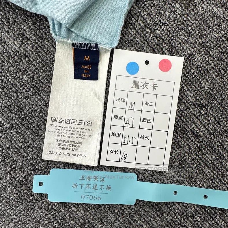 Louis Vuitton Louis Vuitton Sky blue full print gradient Logo short slee Size US M / EU 48-50 / 2 - 7 Thumbnail