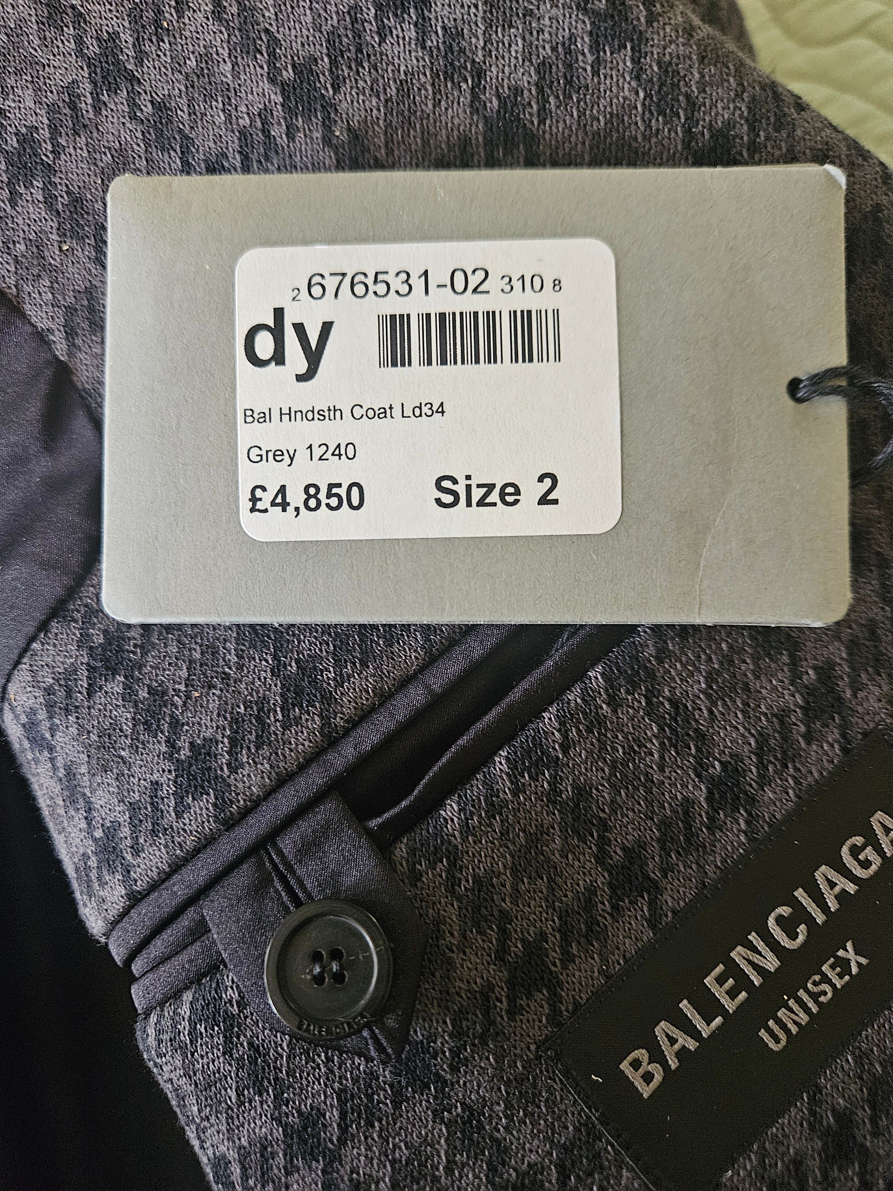 Balenciaga Balenciaga Oversized Houndstooth Coat in Grey and Black Size US M / EU 48-50 / 2 - 13 Thumbnail