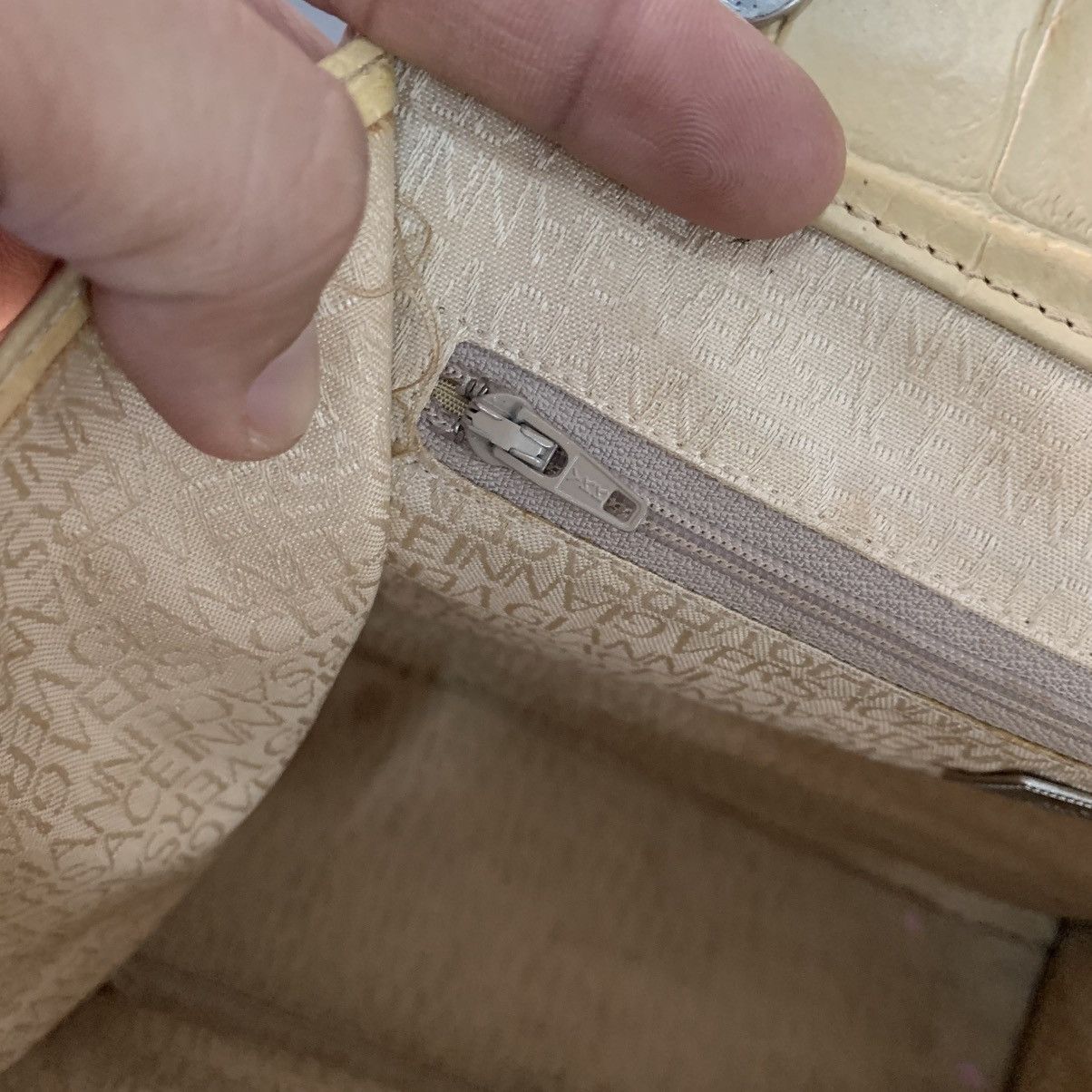 Versace Gianni Versace Leather Shoulder Bag Size ONE SIZE - 11 Thumbnail