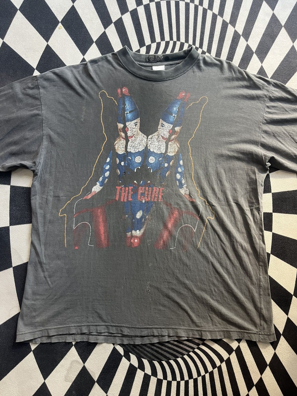 Band Tees Vintage THE CURE Swing Tour 1996’s ( Very Worn ) Tshirt Size US XL / EU 56 / 4 - 4 Thumbnail
