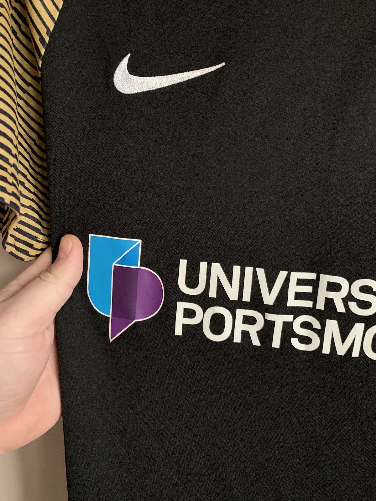 Nike Portsmouth Away Football Shirt Nike Soccer Jersey Size L Size US L / EU 52-54 / 3 - 5 Thumbnail