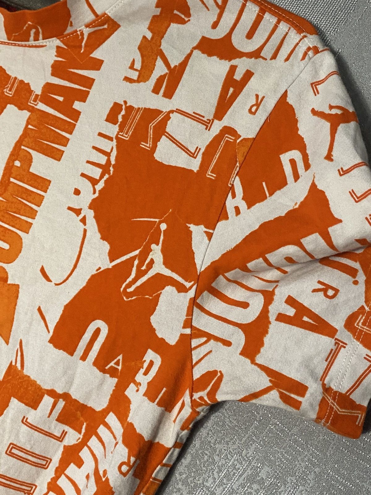 Jordan Brand Air Jordan White Orange Full Print T shirt Graffiti Retro Size US S / EU 44-46 / 1 - 7 Thumbnail