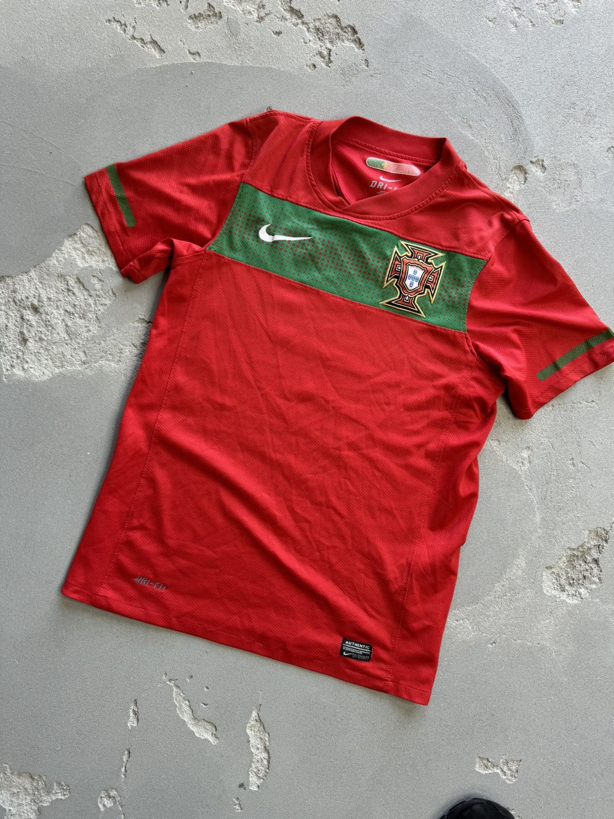 Nike × Vintage Mens Vintage Nike Portugal National Team T-shirt jersey tee Size US S / EU 44-46 / 1 - 3 Thumbnail