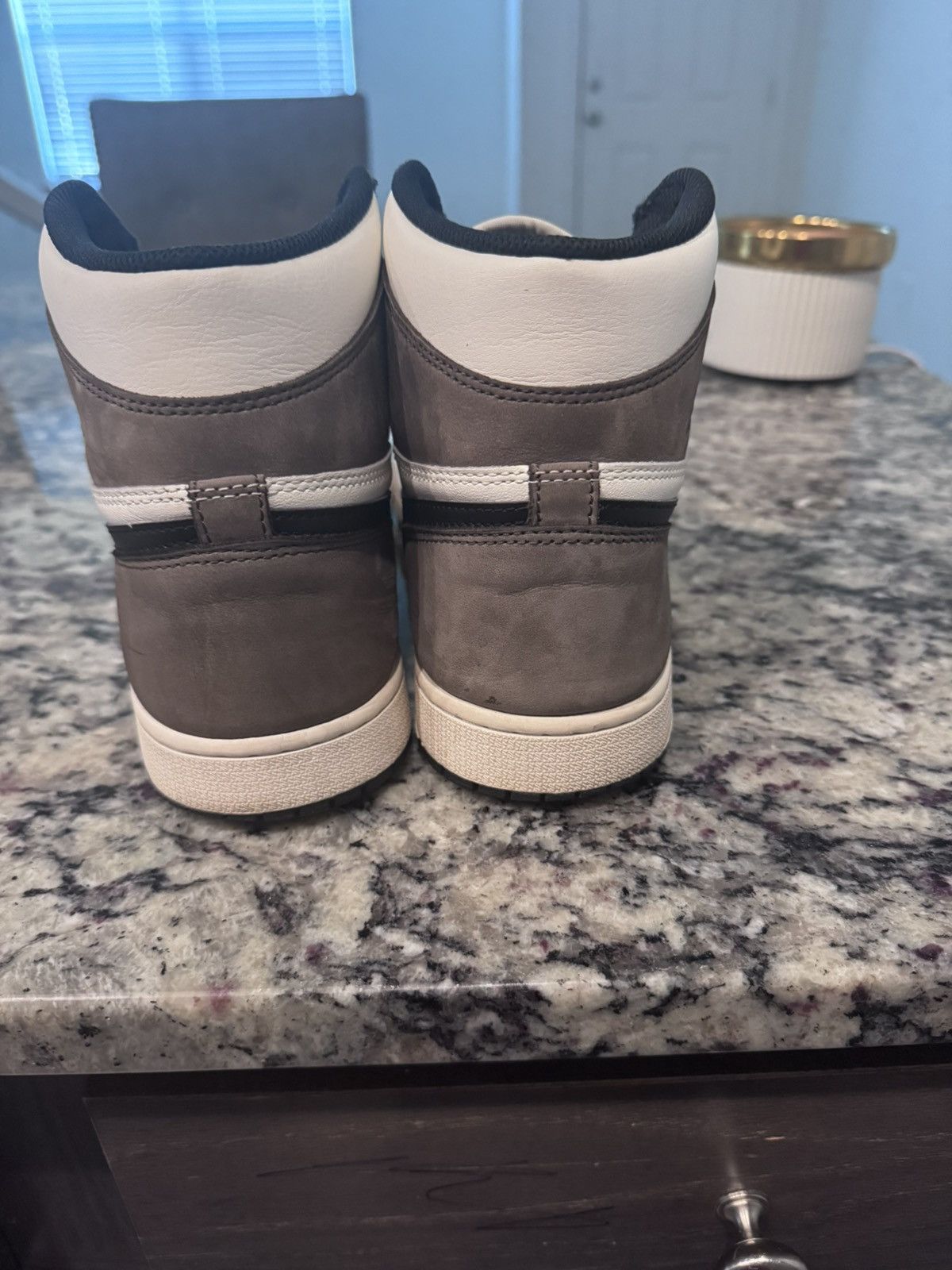 Jordan Brand Jordan 1 Mocha Size US 11.5 / EU 44-45 - 7 Thumbnail