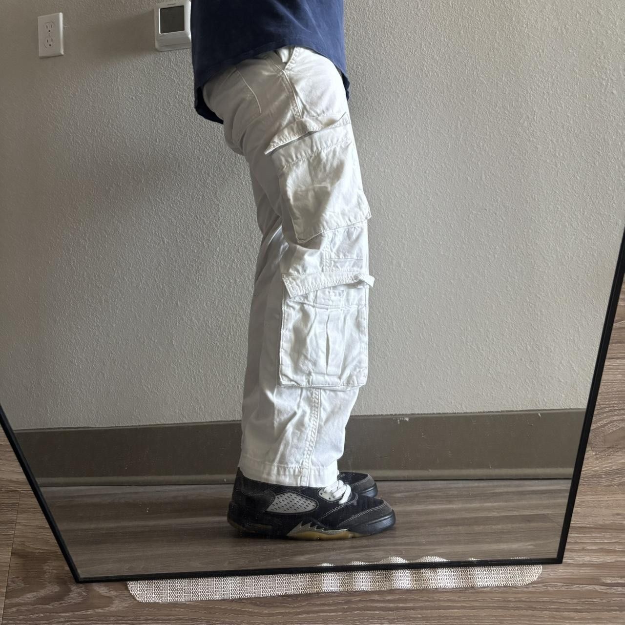 Vintage Crazy Vintage Y2K/2000s White Skater Cargo Pants! Size US 26 / EU 42 - 2 Thumbnail