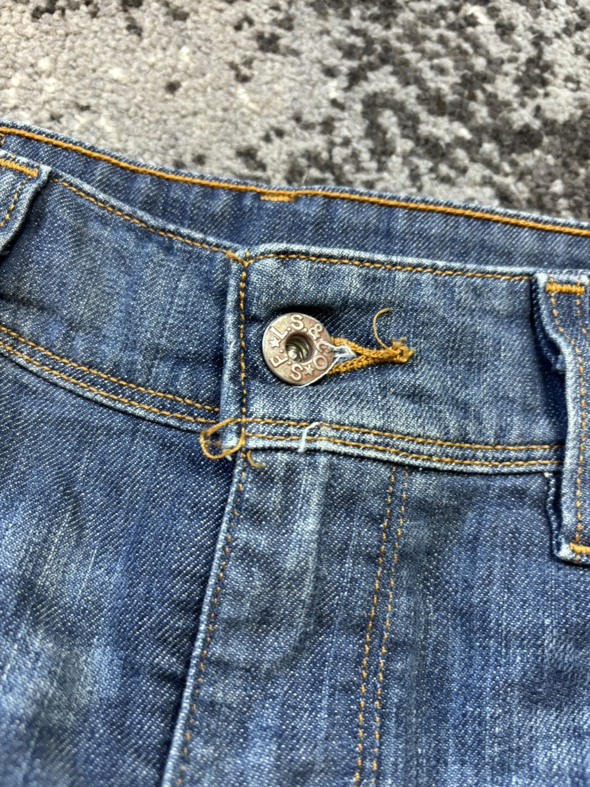 Levi's × Vintage Vintage Levi’s mini denim skirt y2k style Size 30" / US 8 / IT 44 - 3 Thumbnail