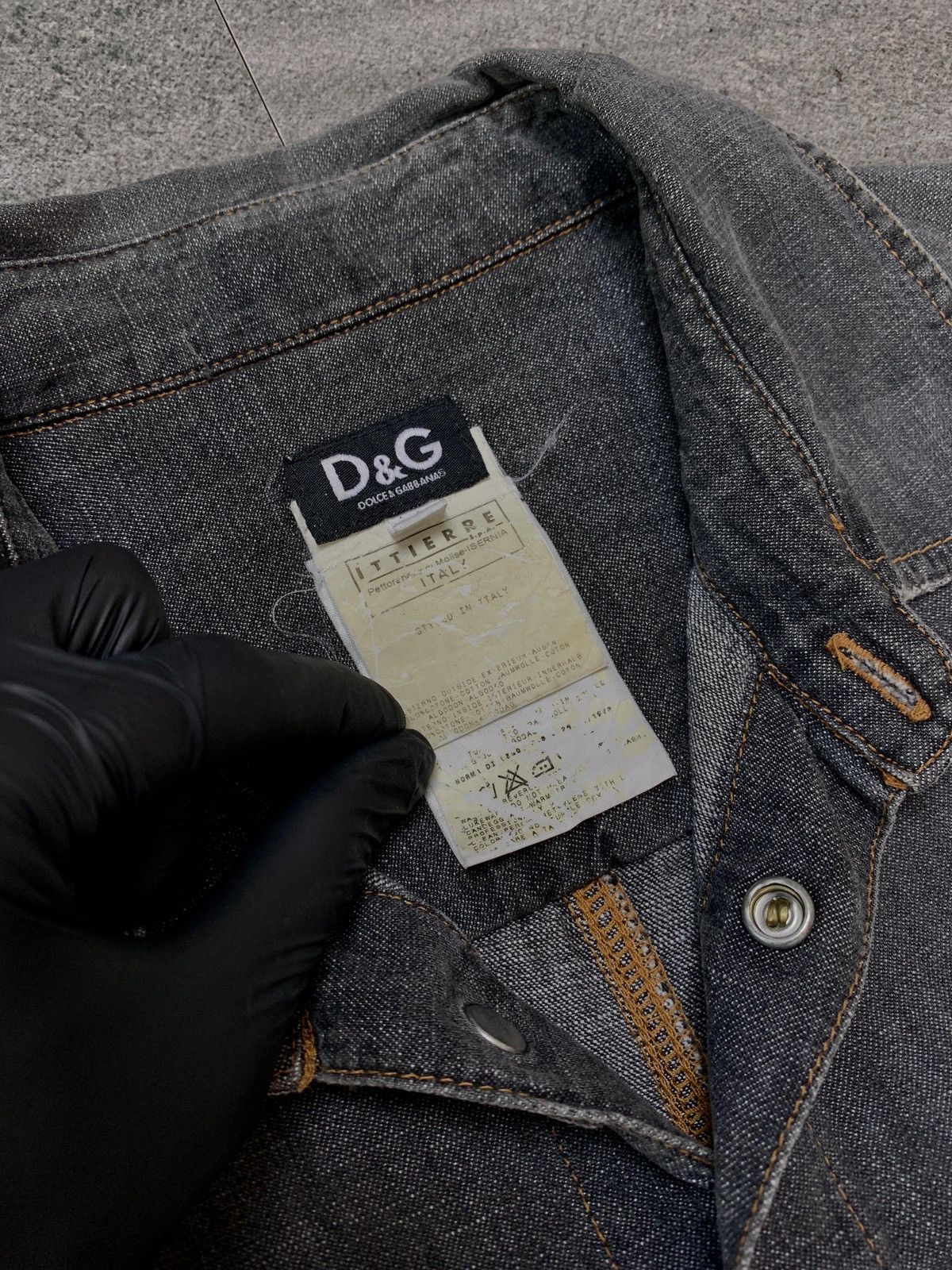 Dolce & Gabbana FREE TAX! Misplaced Pocket Denim Shirt - Medium Size US M / EU 48-50 / 2 - 5 Thumbnail