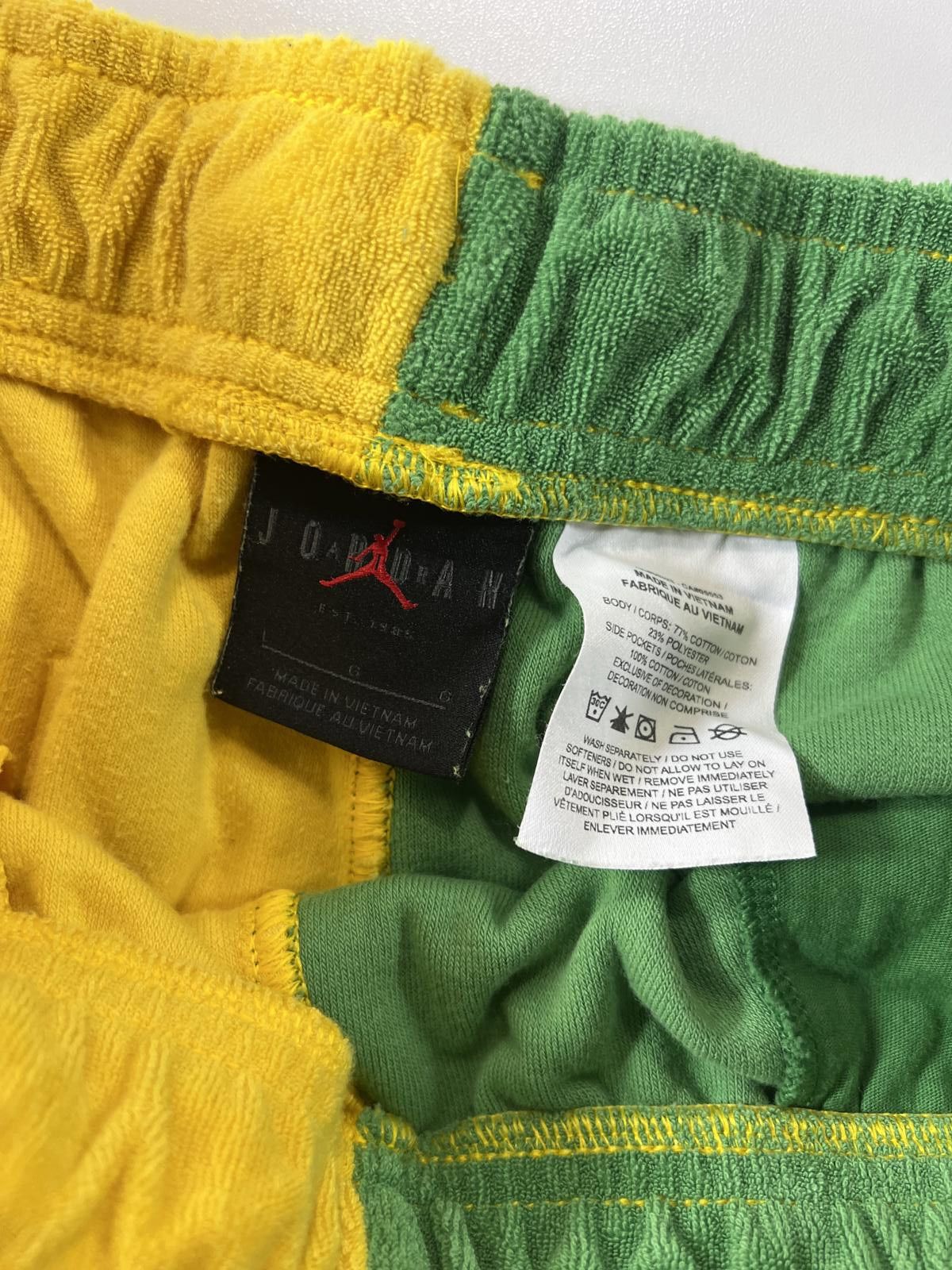 Jordan Brand Jordan Two-Tone Yellow and Green Shorts L Size US 34 / EU 50 - 4 Thumbnail