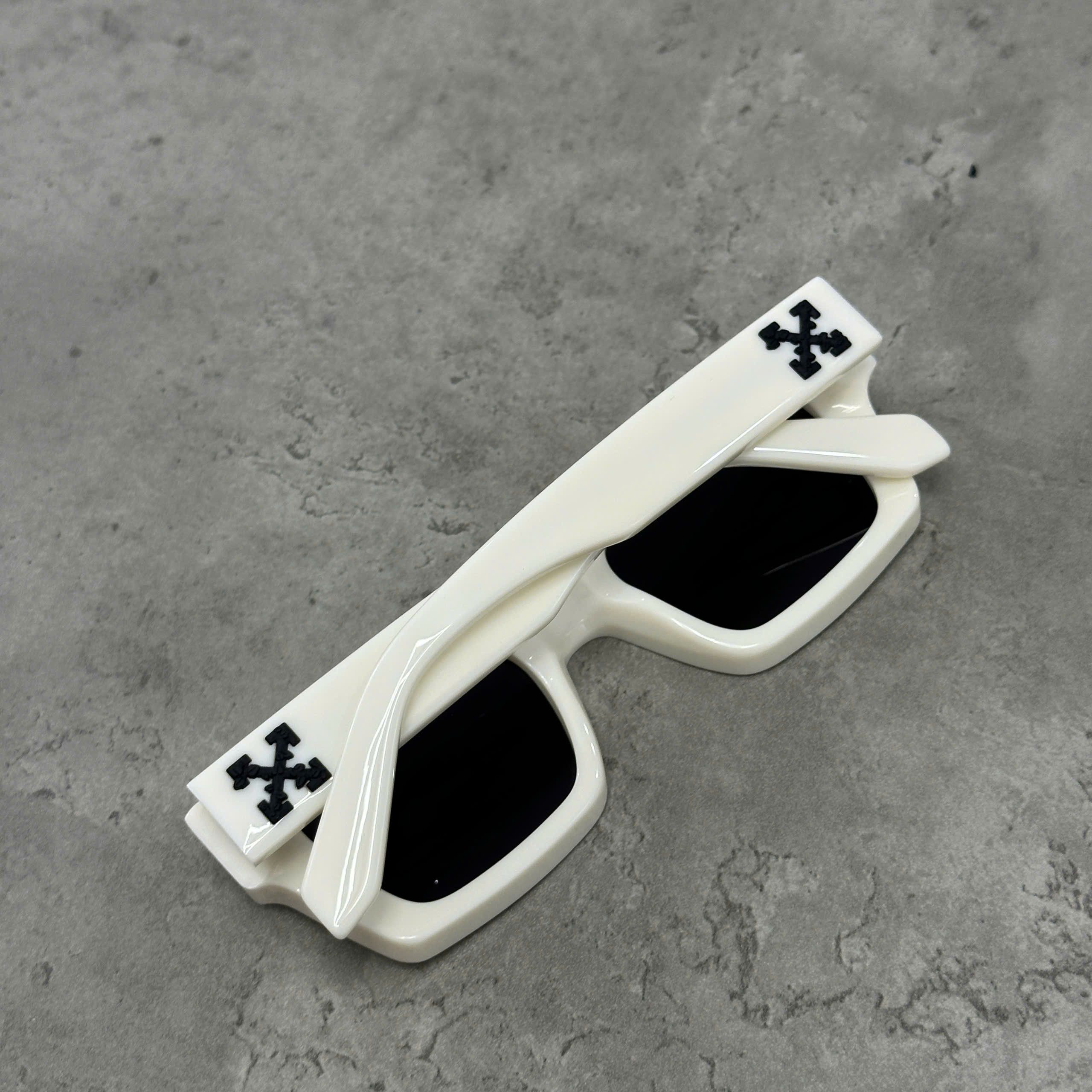 Off-White OFF WHITE Virgil Sunglasses WHITE/DARK GREY Size ONE SIZE - 4 Thumbnail