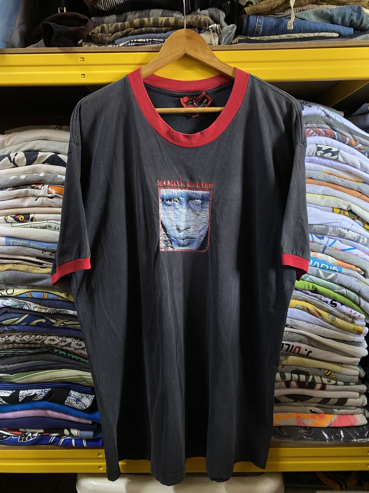 Band Tees × Marilyn Manson × Vintage RARE Vintage 1997 Marilyn Manson Band Tshirt ringer Size US XL / EU 56 / 4 - 1 Thumbnail