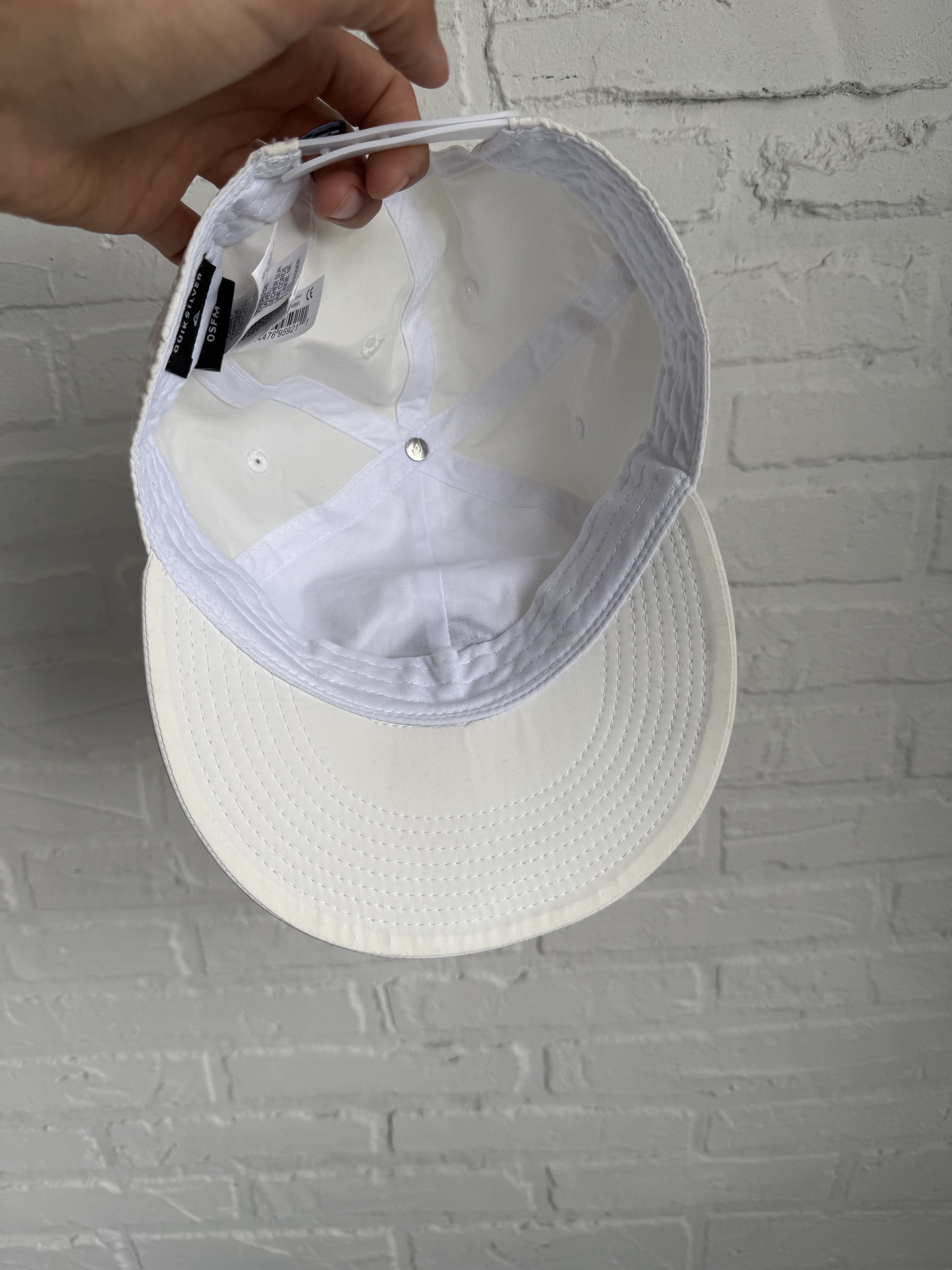 Quiksilver Quiksilver vintage embroidered logo white cap Size ONE SIZE - 8 Thumbnail