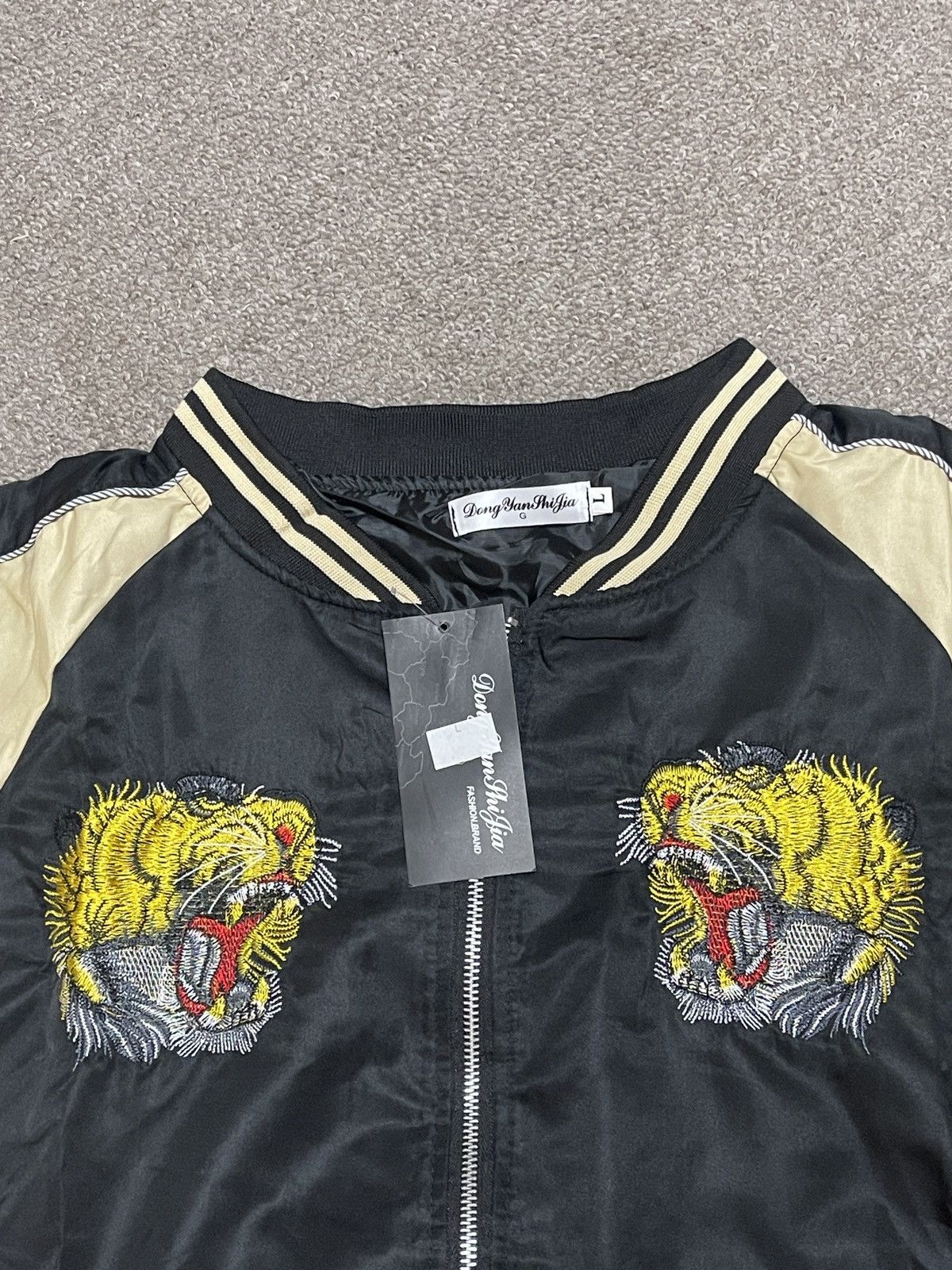 Japanese Brand Sukajan souvenir Tiger Logo Embroidery Light Jacket Size US L / EU 52-54 / 3 - 5 Thumbnail