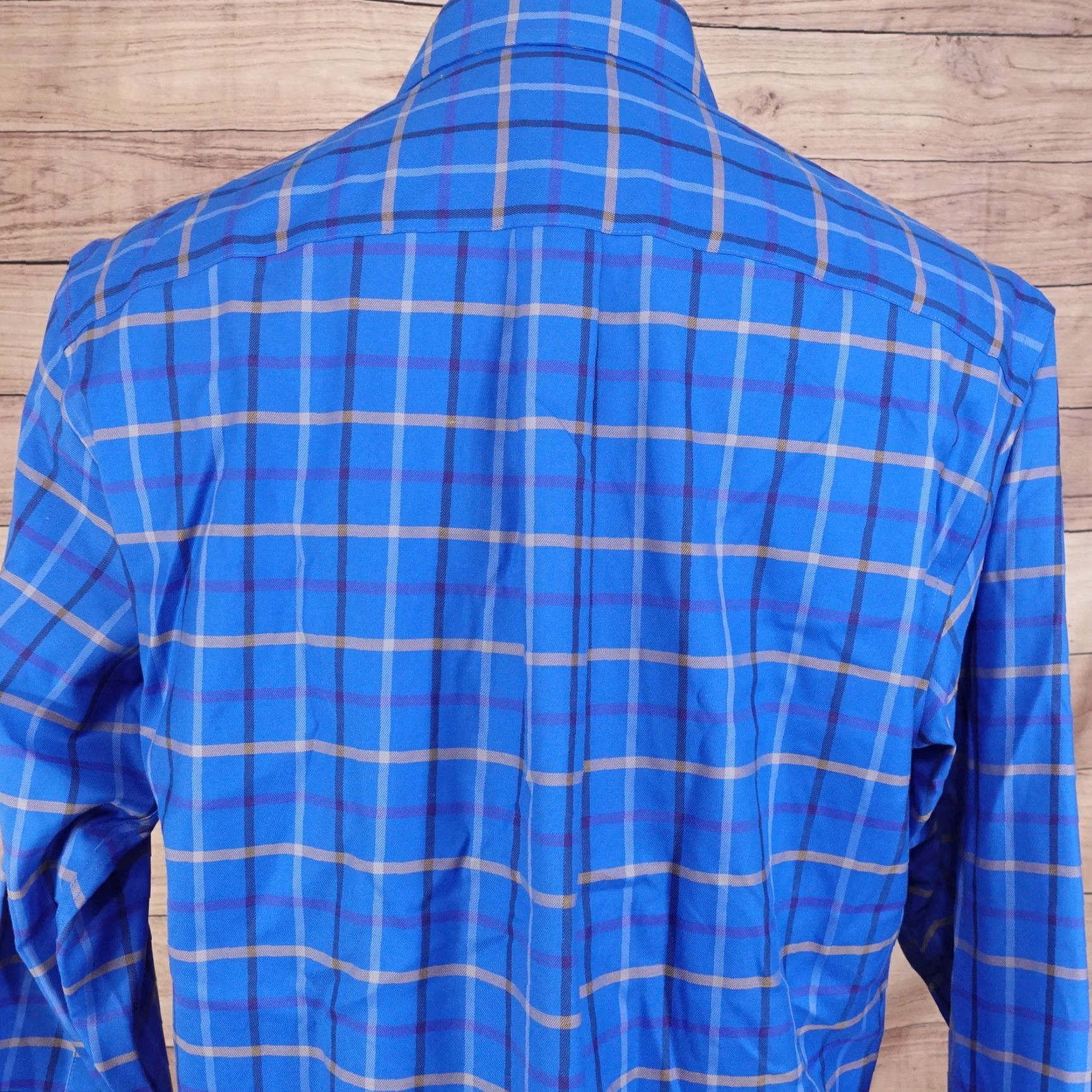 Jos. A. Bank JOS A BANK TRAVELER'S COLLECTION BLUE BUTTON DOWN SHIRT MENS SZ M Size US M / EU 48-50 / 2 - 5 Thumbnail