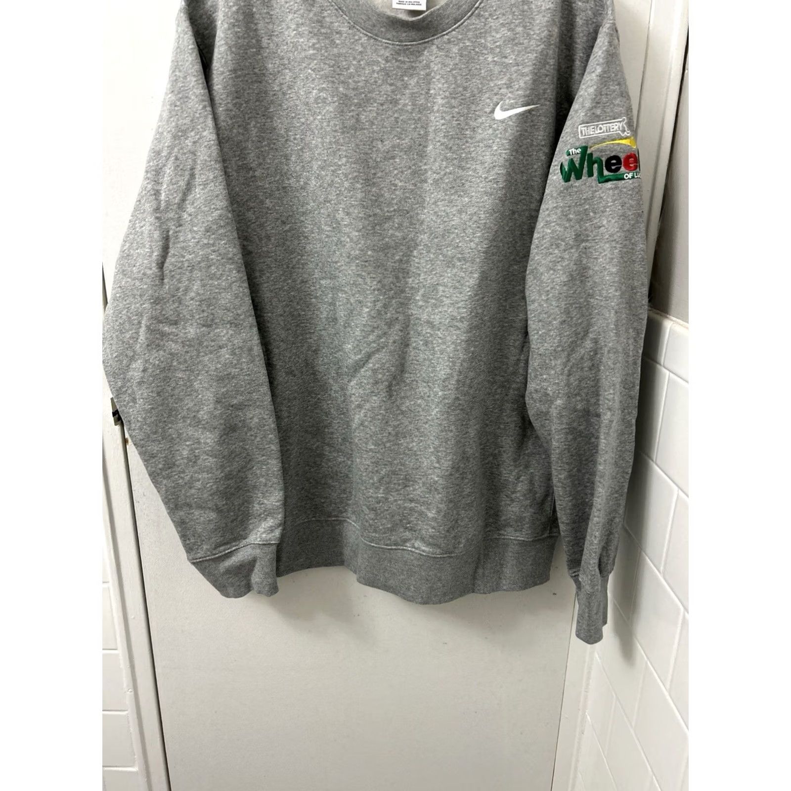 Nike Nike Fleece Crewneck Sweatshirt Mens L Gray Wheel of Luck Lottery Embroidered Logo Graphic Print Sportswear Club Size US L / EU 52-54 / 3 - 3 Thumbnail
