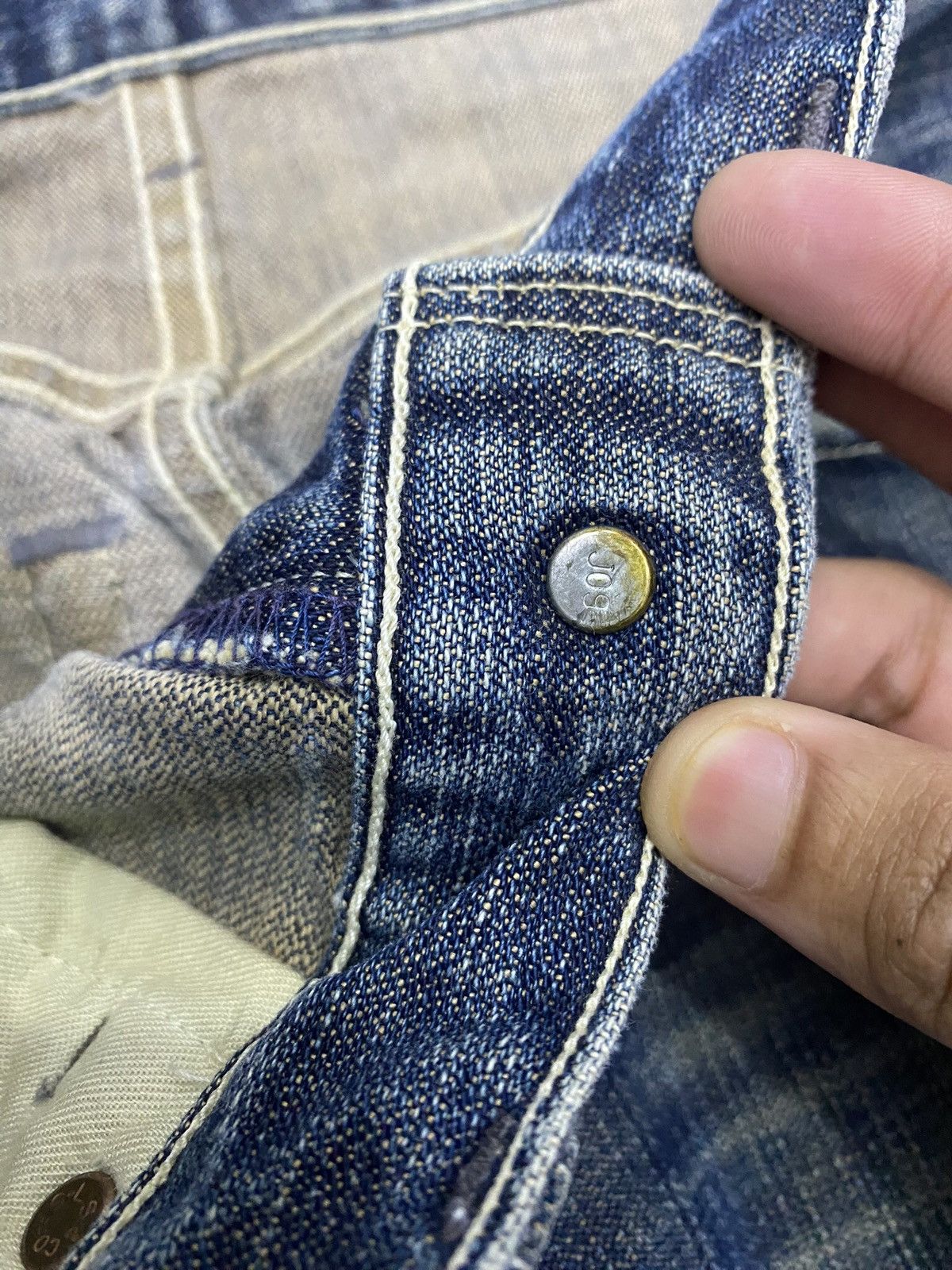 🔥LEVIS 502 JAPAN STRAIGHT LEG DISTRESSED DENIM JEANS