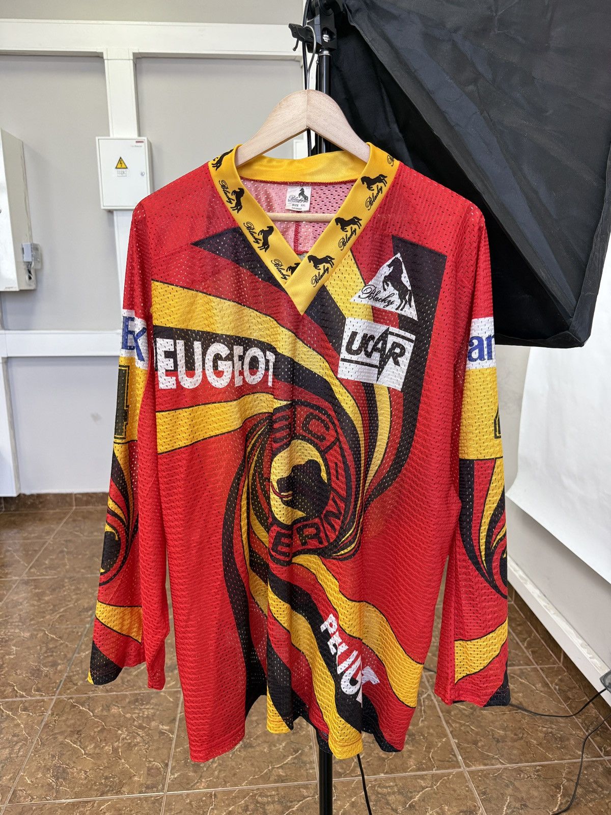 NHL 🇨🇭 Vintage 90s SC Bern Switzerland Hockey Jersey Team Signed Size US XXL / EU 58 / 5 - 1 Thumbnail