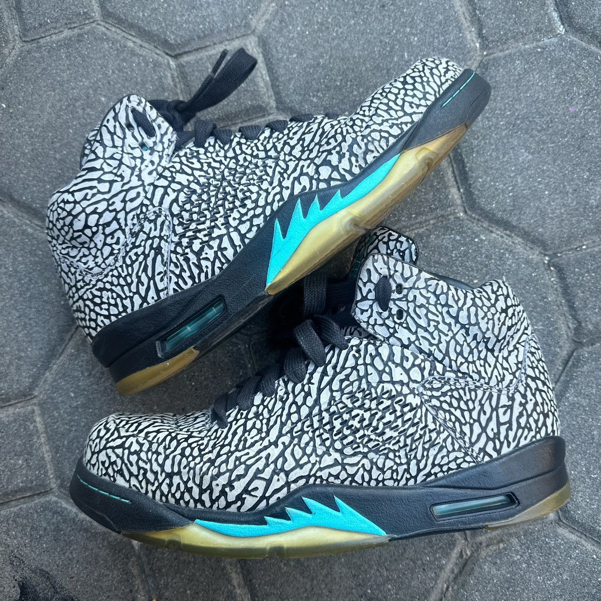 Jordan Brand 2013 JORDAN 5 RETERO ‘3LAB5’ ELEPHANT PRINT Size US 10.5 / EU 43-44 - 2 Thumbnail