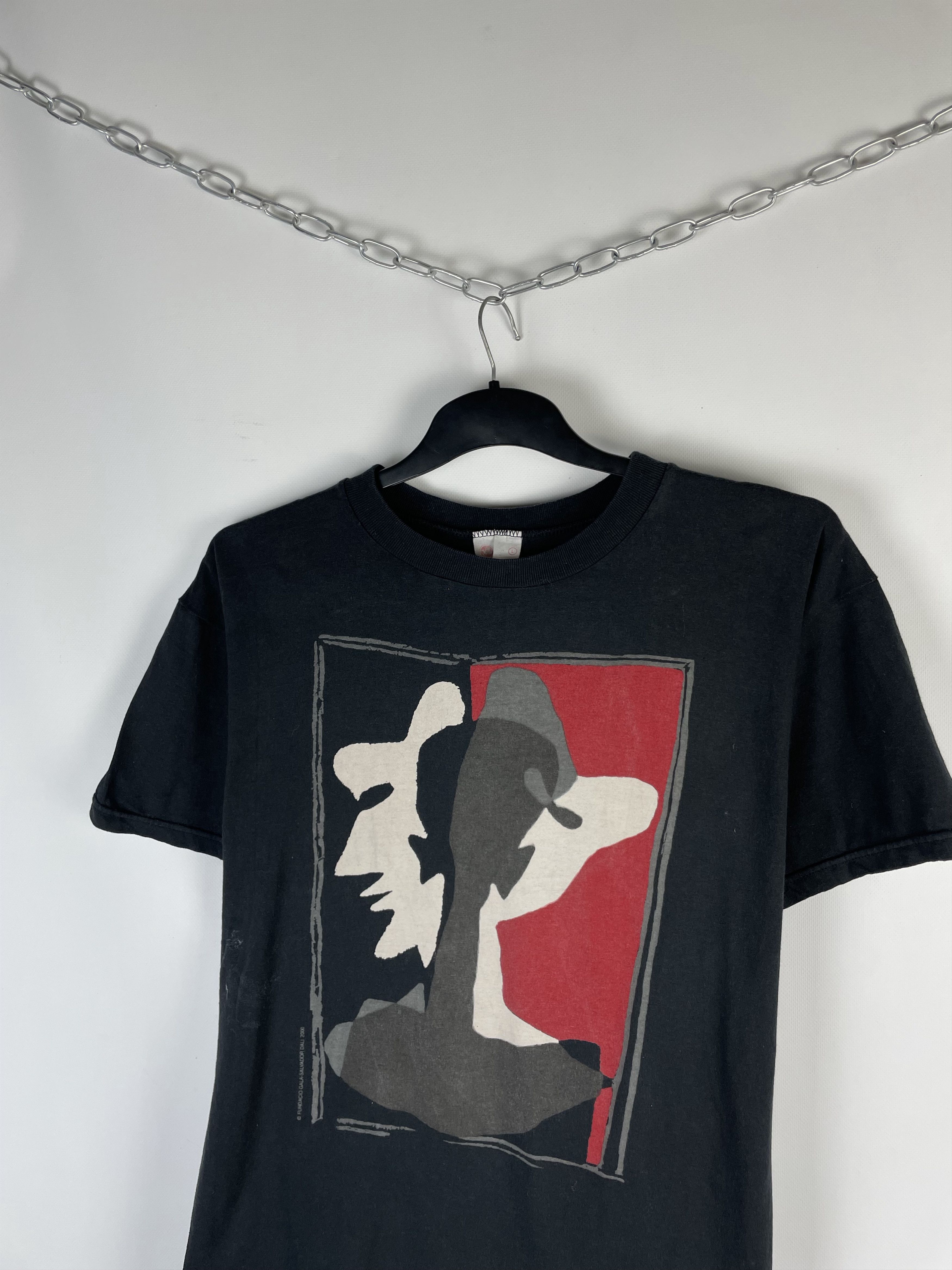 Vintage Vintage 2000s Salvador Dali Expression Face Museum Tshirt Size US XL / EU 56 / 4 - 3 Thumbnail