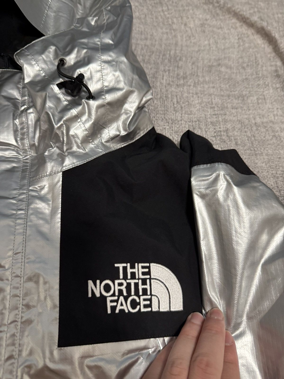 The North Face Supreme tnf the north face metallic mountain parka sliver Size US L / EU 52-54 / 3 - 4 Thumbnail