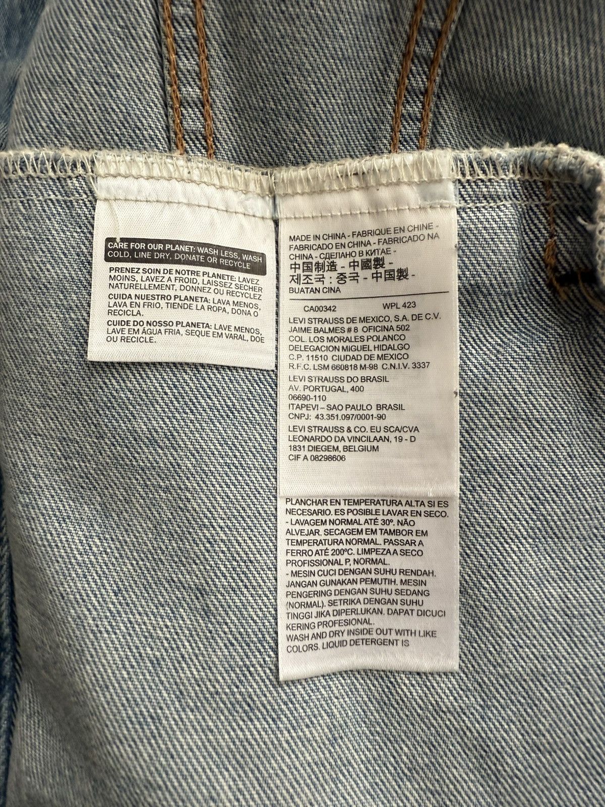 Levi's Levi’s Distressed Denim Jacket Size US L / EU 52-54 / 3 - 8 Thumbnail