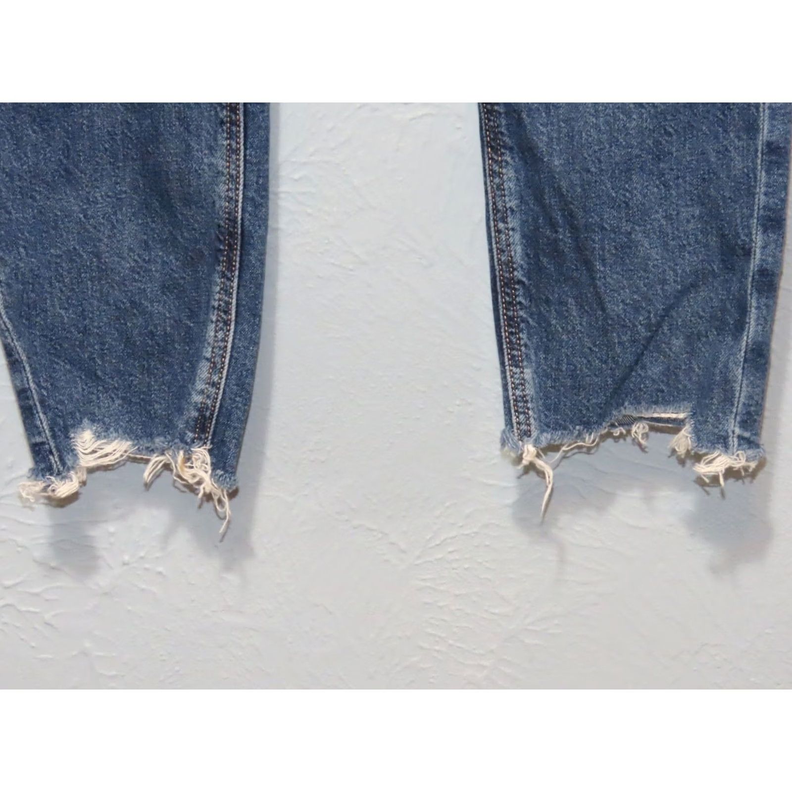 American Eagle Outfitters American Eagle Outfitters Mom Blue Jeans Size 0 26x28 Distressed Dark Wash Regular Fit Denim Cotton Blend Women Jeans Size 25" / US 0 / IT 36 - 2 Thumbnail