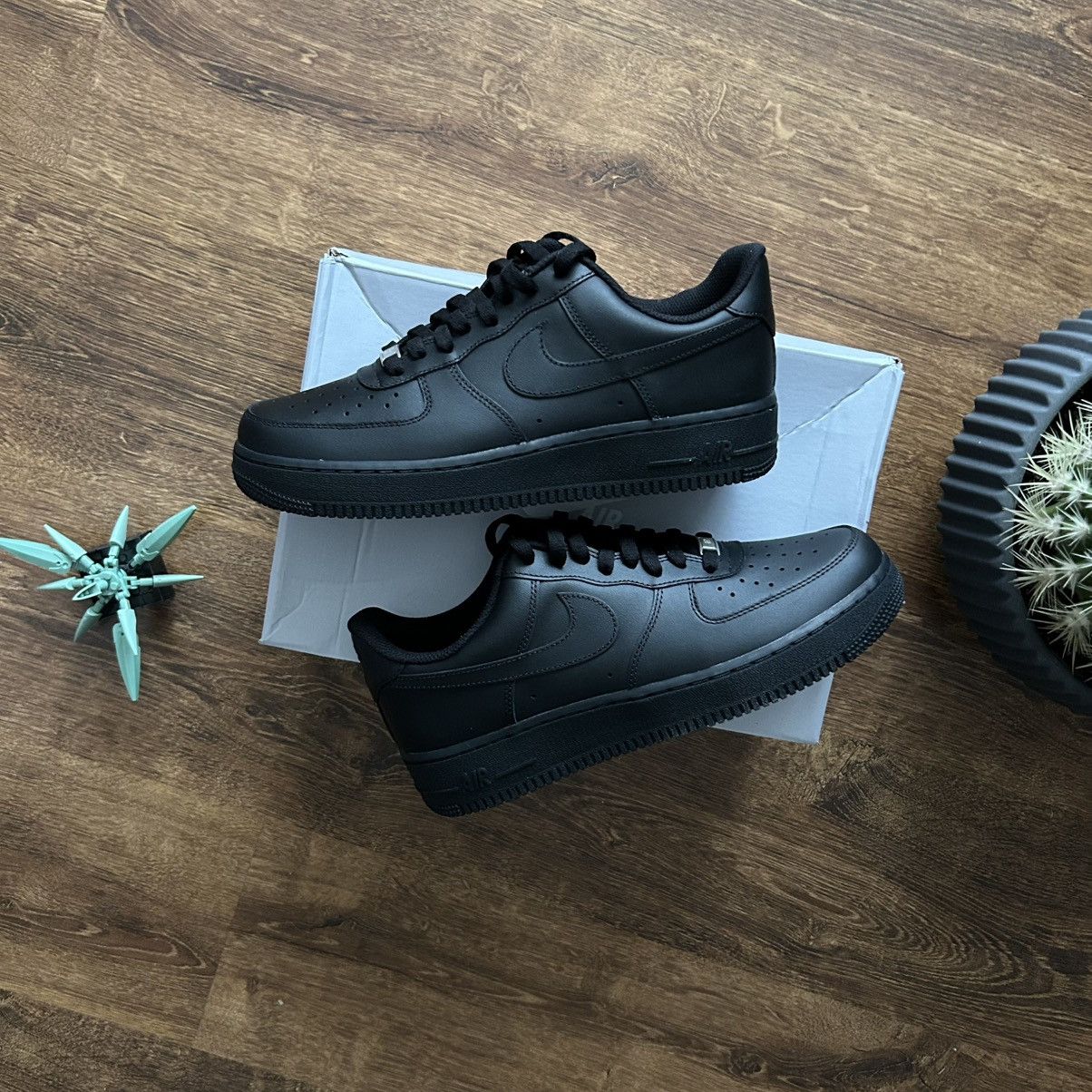 Nike Black Nike Air Force 1 Size US 9.5 / EU 42-43 - 2 Thumbnail
