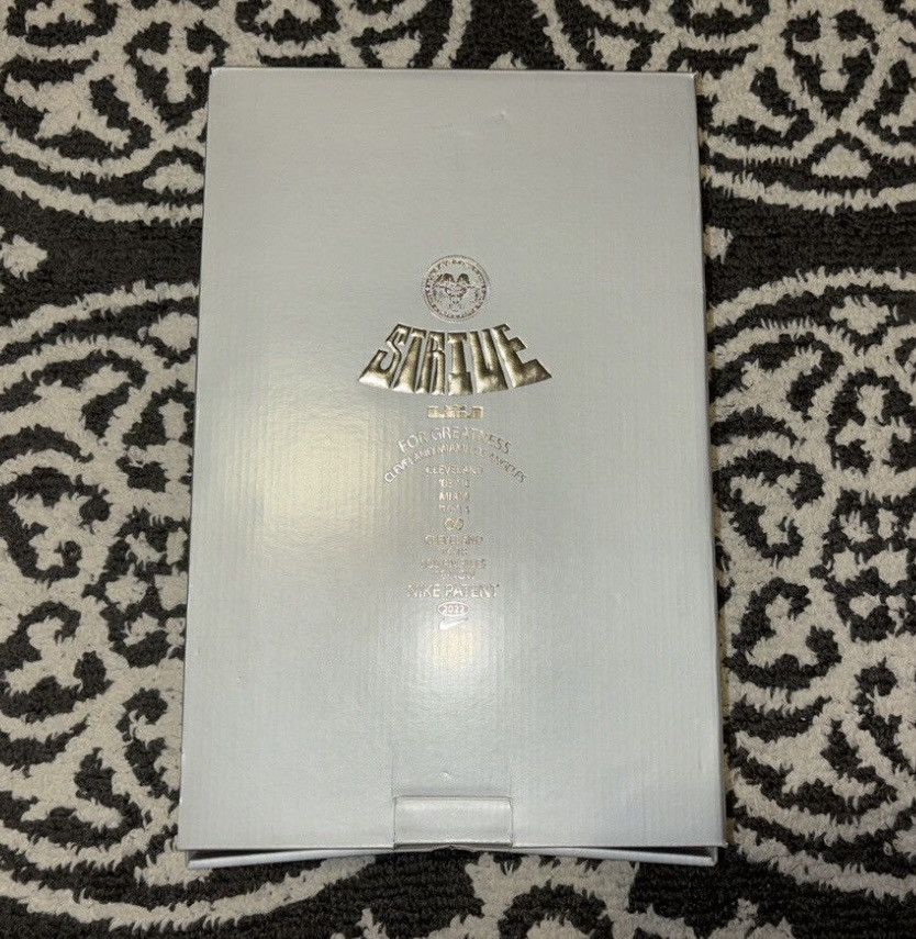 Nike Lebron XX Black/Metallic Gold-White Size US 9.5 / EU 42-43 - 8 Thumbnail