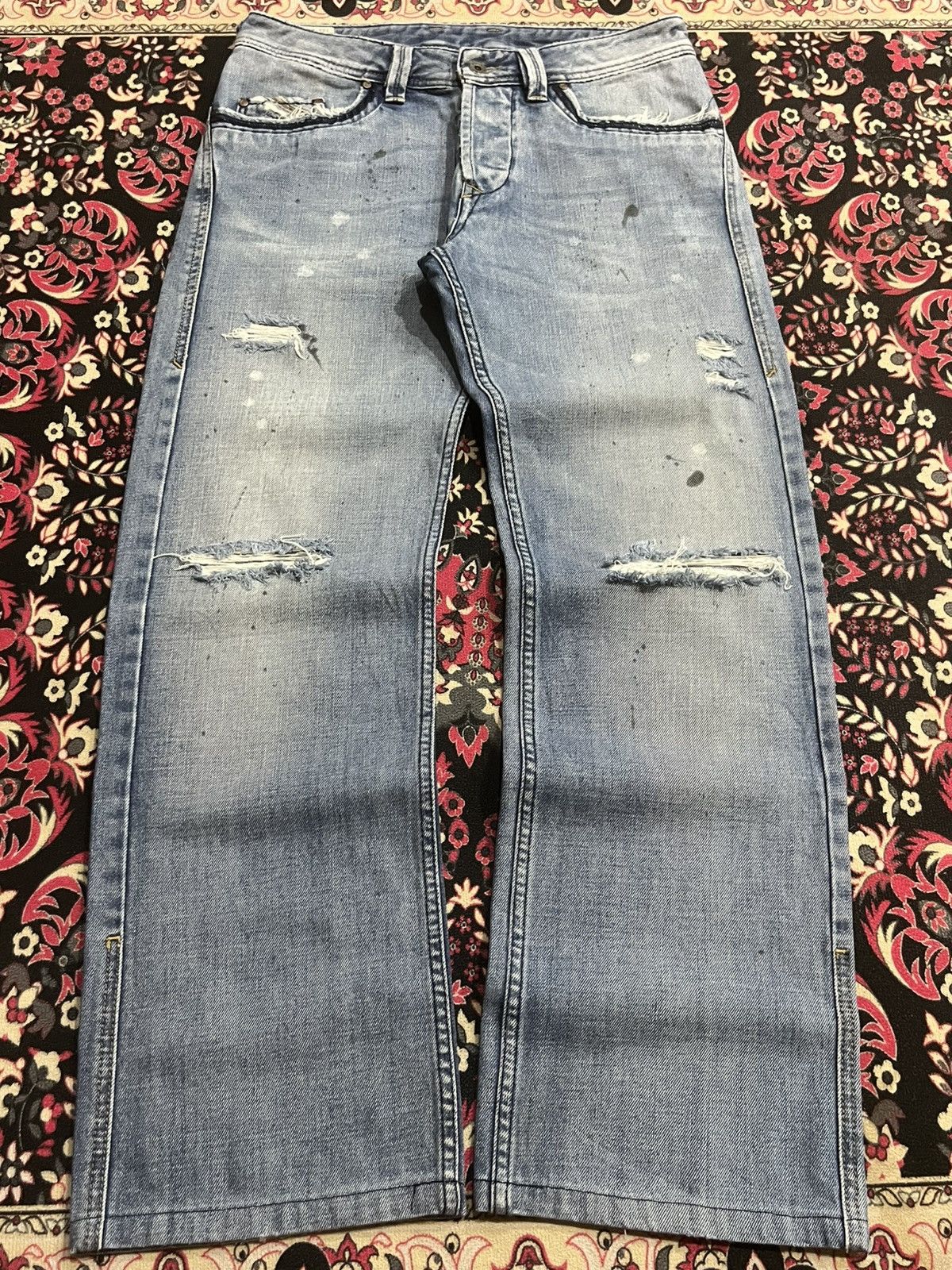 Diesel Vintage Diesel “Busky” Distressed Paint Splat Loose Fit Jean Size US 31 - 1 Thumbnail