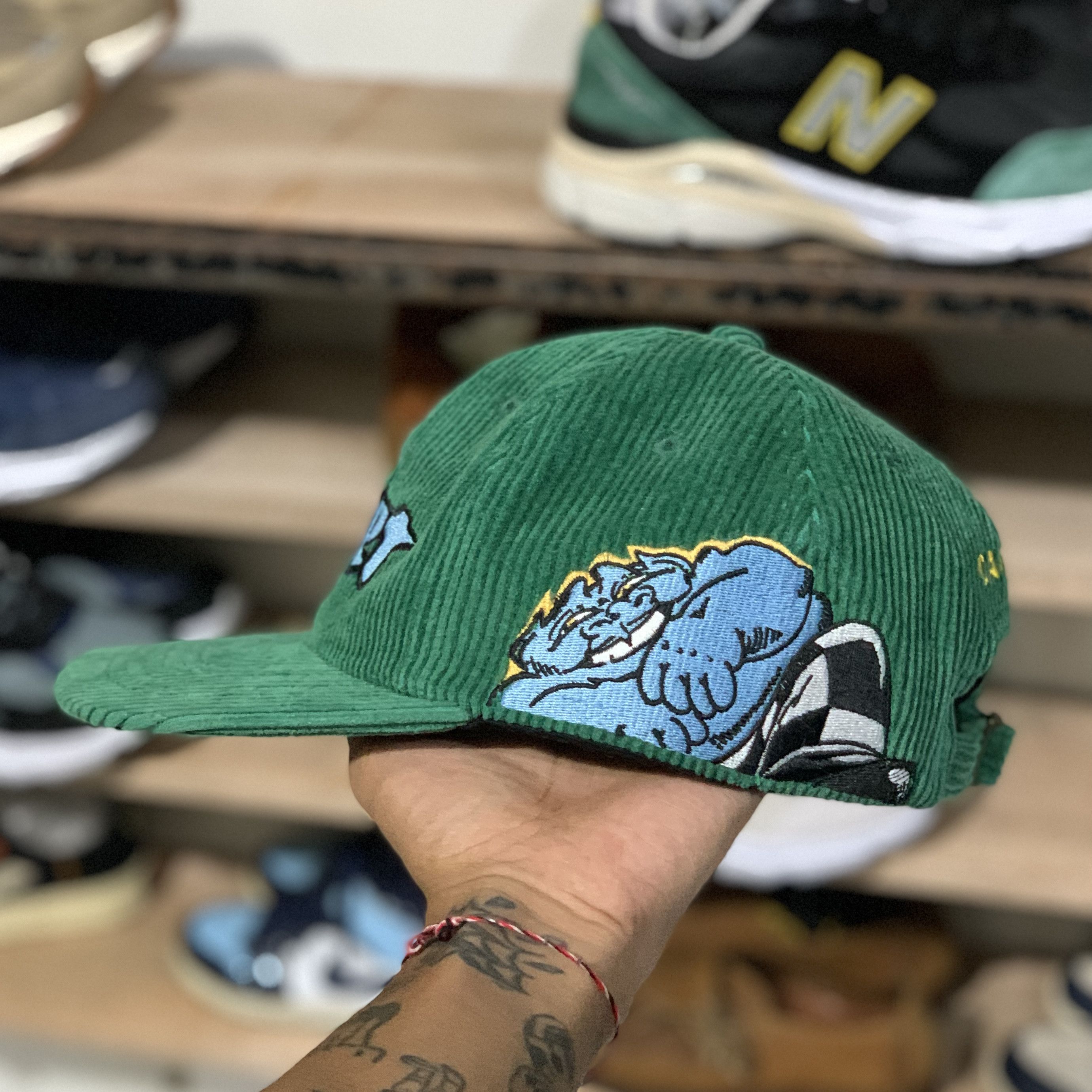 Carpet Company Streetwear carpet company "FATSMACK" corduroy green hat Size ONE SIZE - 2 Thumbnail