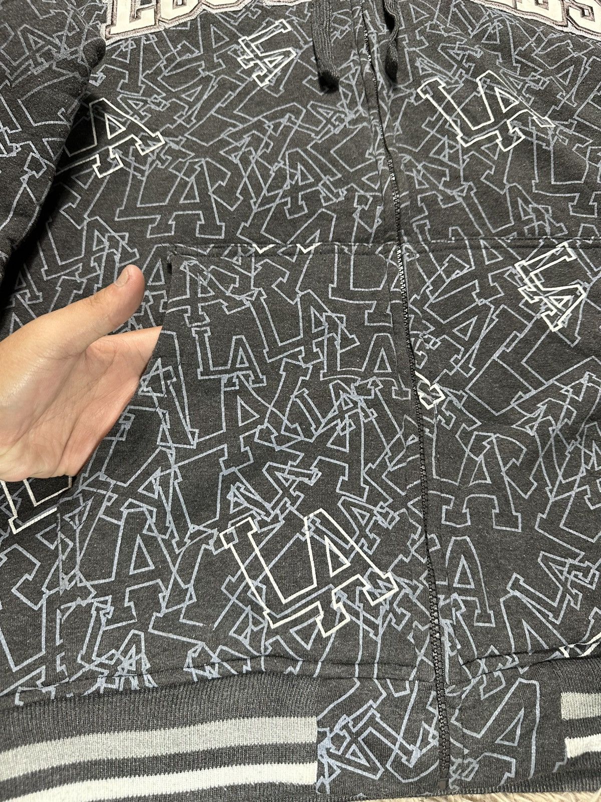 Vintage Victorious Urban Underground "LA" graphic pattern Hoodie Size US XXL / EU 58 / 5 - 9 Thumbnail