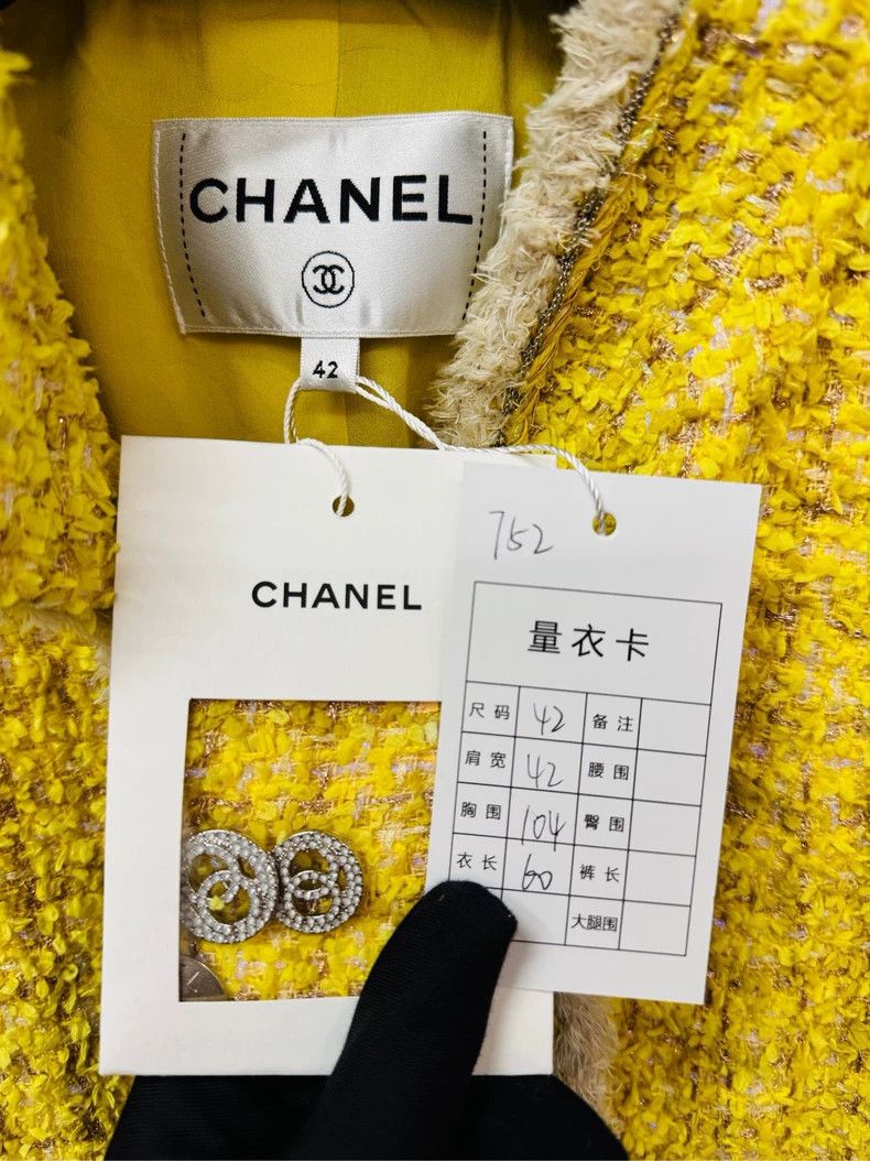 Chanel Chanel Chick yellow stand-up collar tweed jacket 2504-Nexta Size M / US 6-8 / IT 42-44 - 2 Thumbnail
