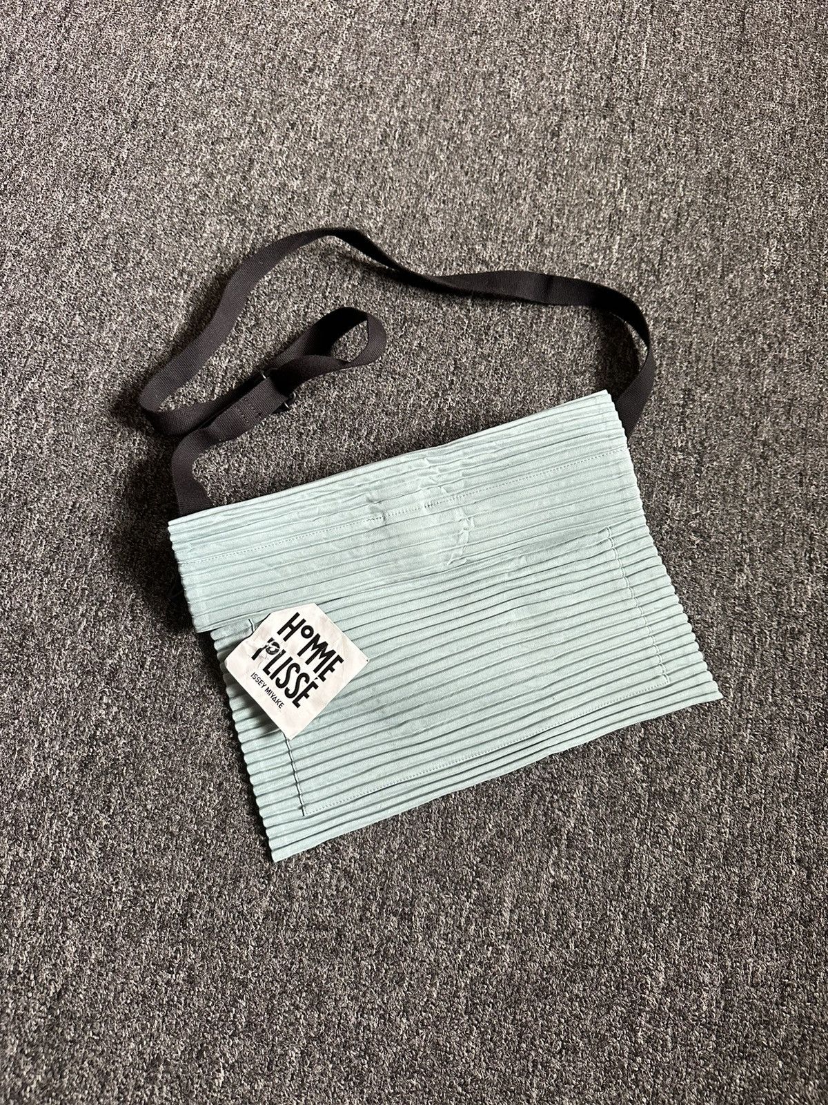 Authentic Issey Miyake Homme Plisse Crossbody Bag in Green, Men's