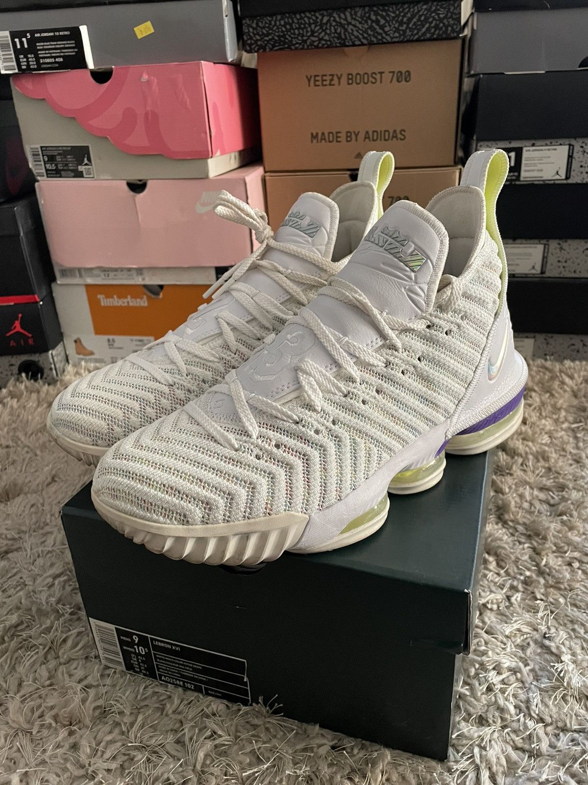 Nike Nike LeBron 16 Buzz Light Year Size US 9 / EU 42 - 1 Thumbnail