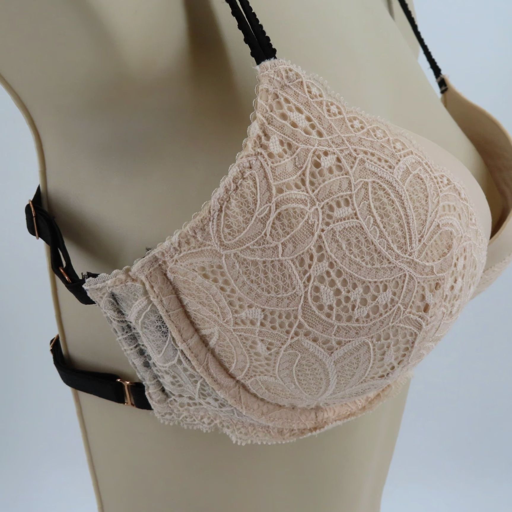 Victoria's Secret Victorias Secret 32D Very Sexy Push Up Bra Cream Lace Black Padded Underwire Size ONE SIZE - 2 Thumbnail