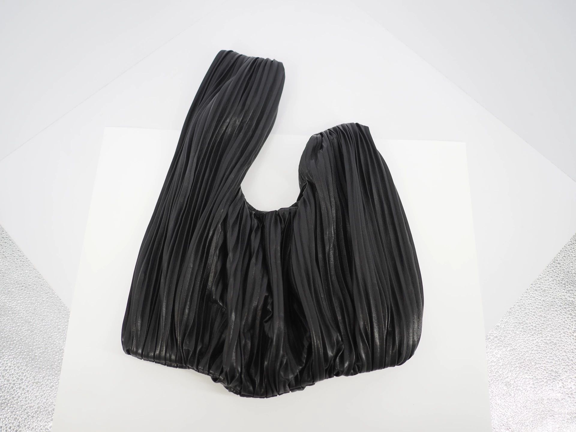 Nanushka NANUSHKA Black Crinkled Lambskin Clutch Size ONE SIZE - 4 Thumbnail